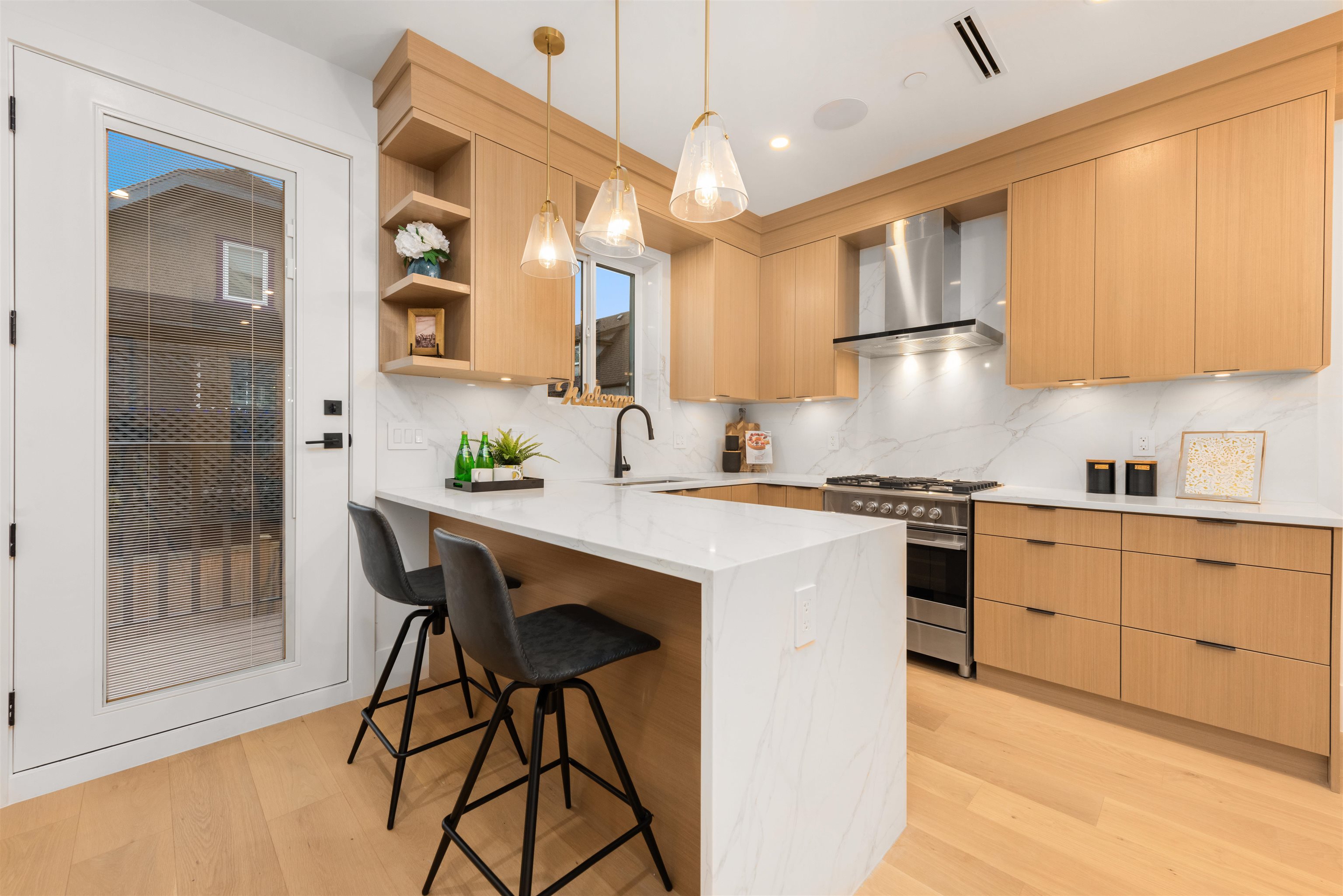 Listing image of 2052 FERNDALE STREET