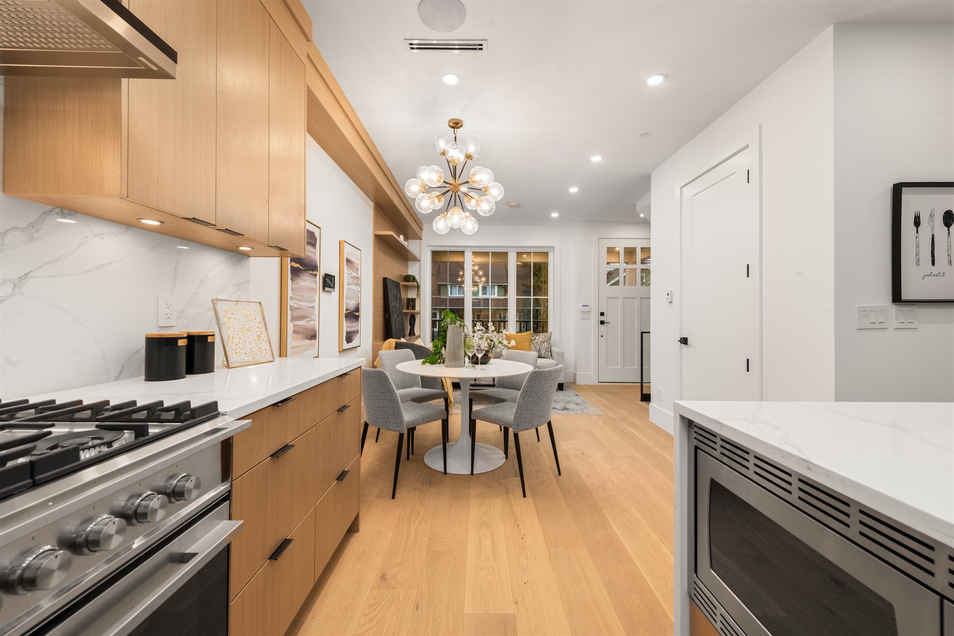 Listing image of 2052 FERNDALE STREET