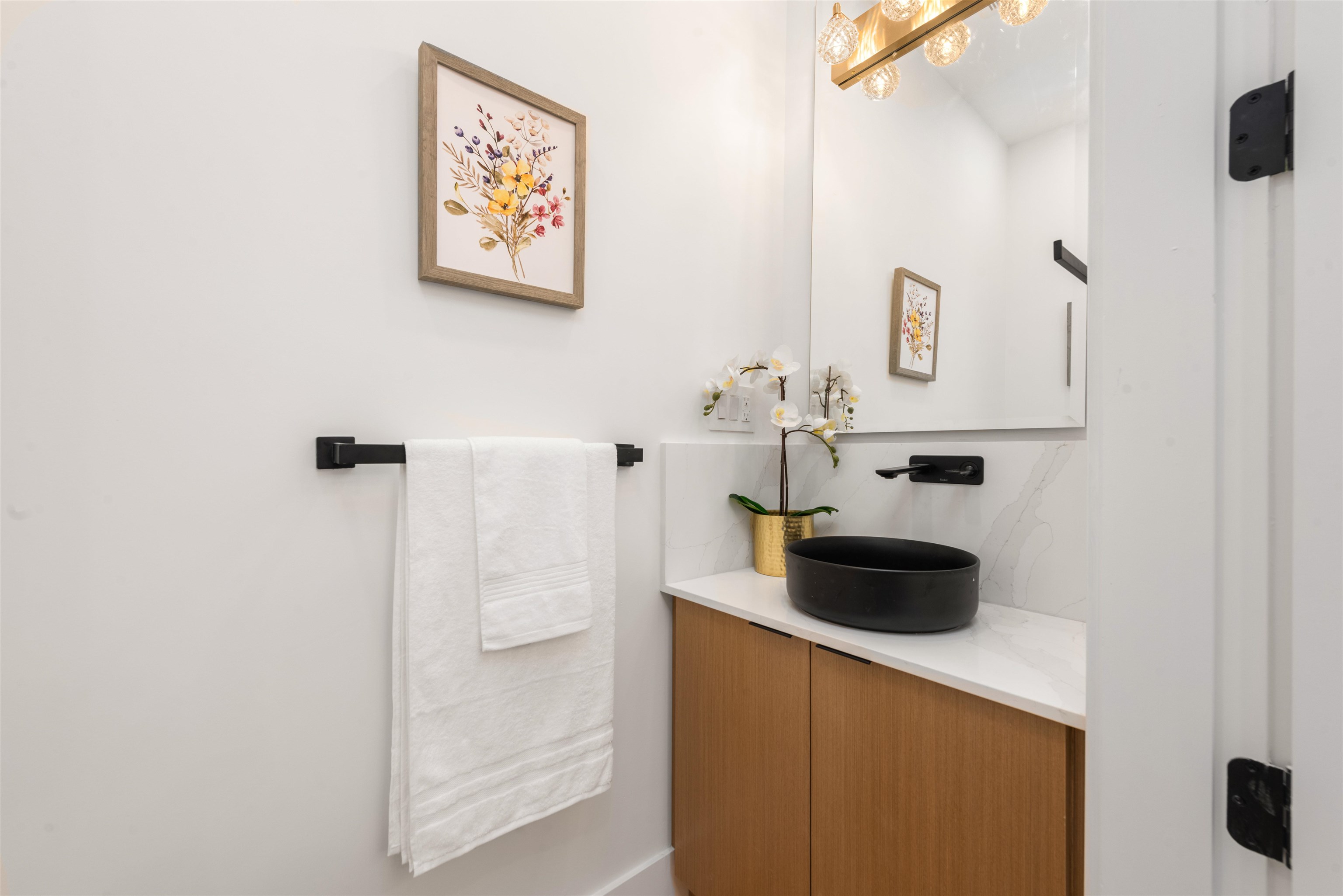Listing image of 2052 FERNDALE STREET