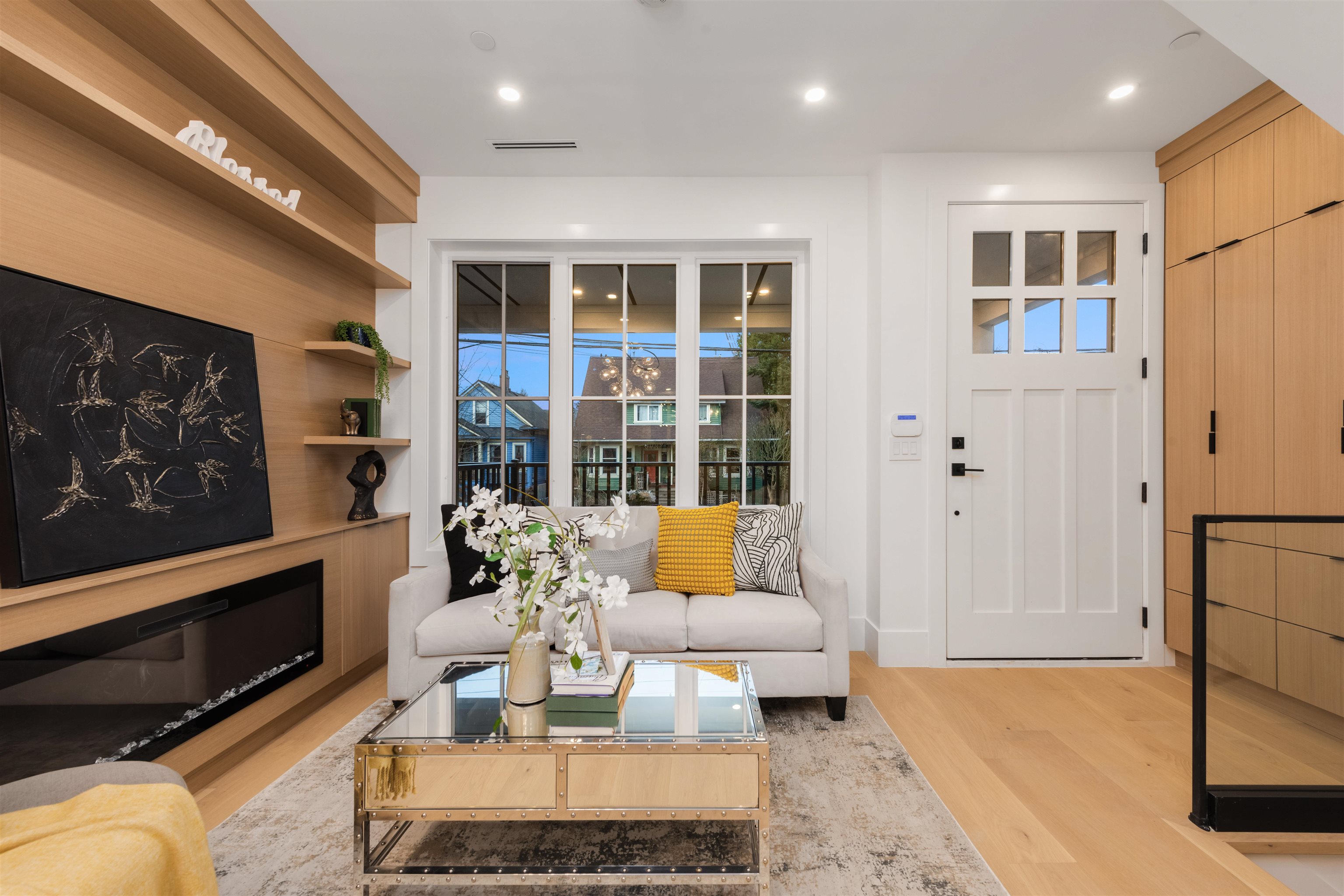 Listing image of 2052 FERNDALE STREET