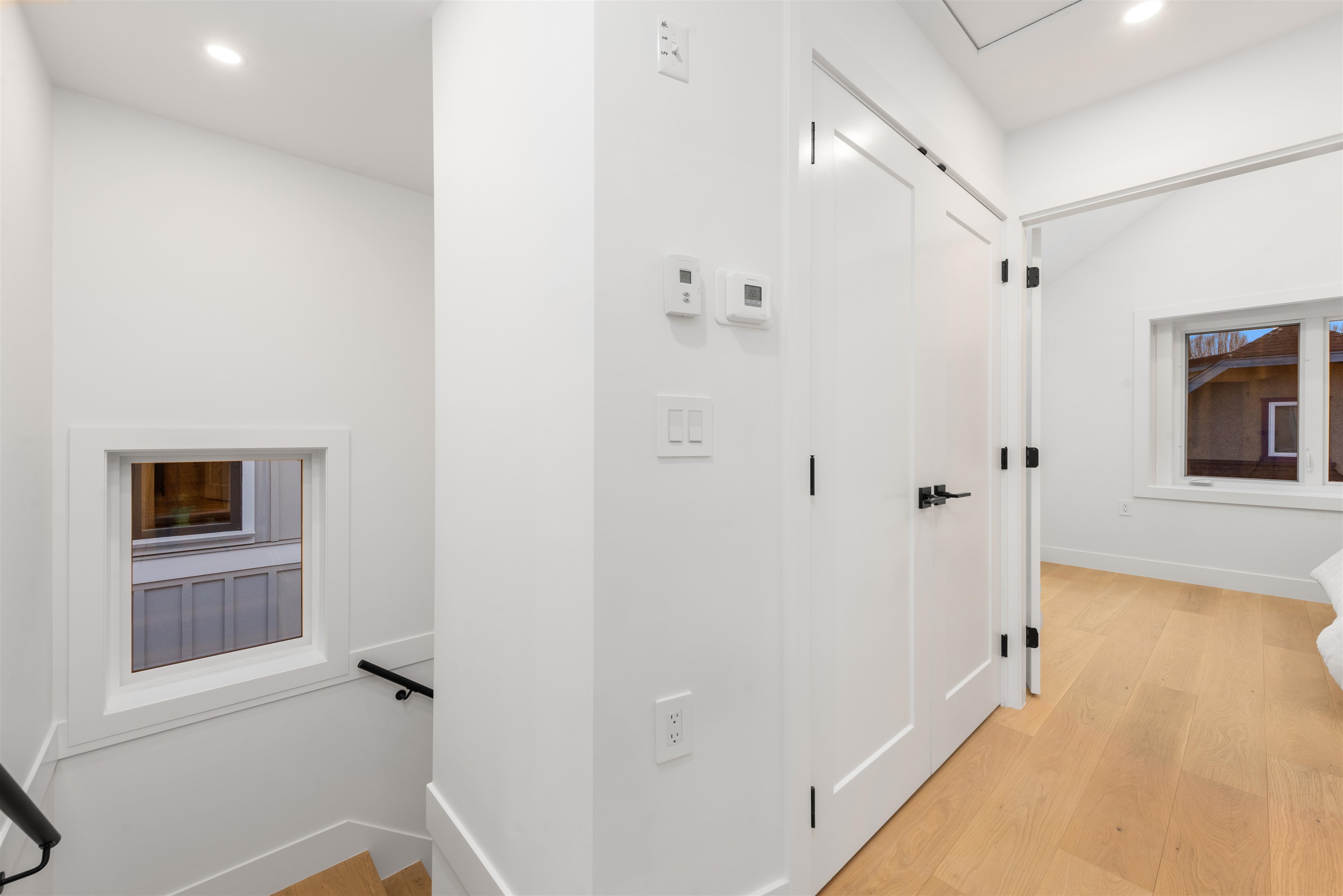 Listing image of 2052 FERNDALE STREET