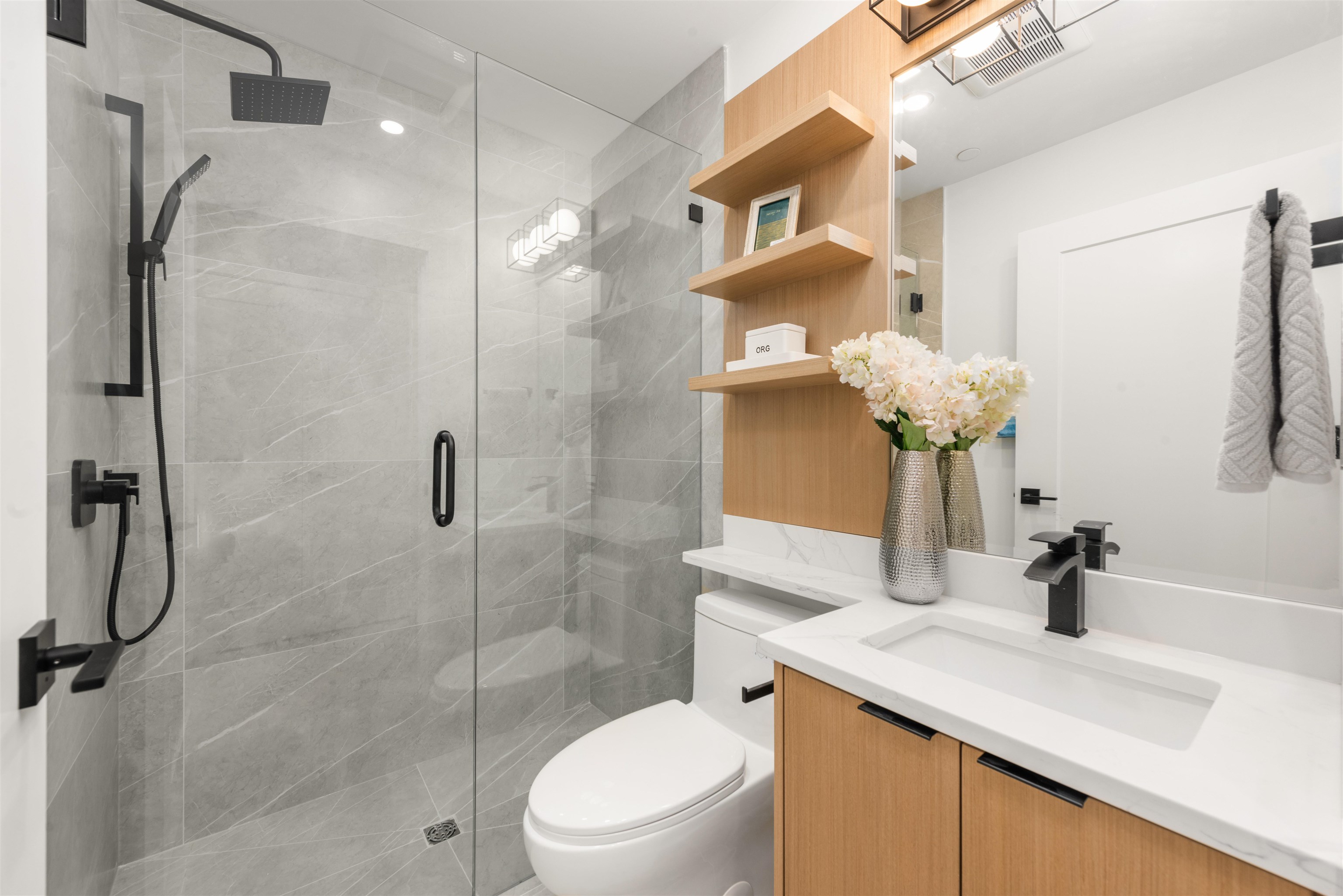 Listing image of 2052 FERNDALE STREET