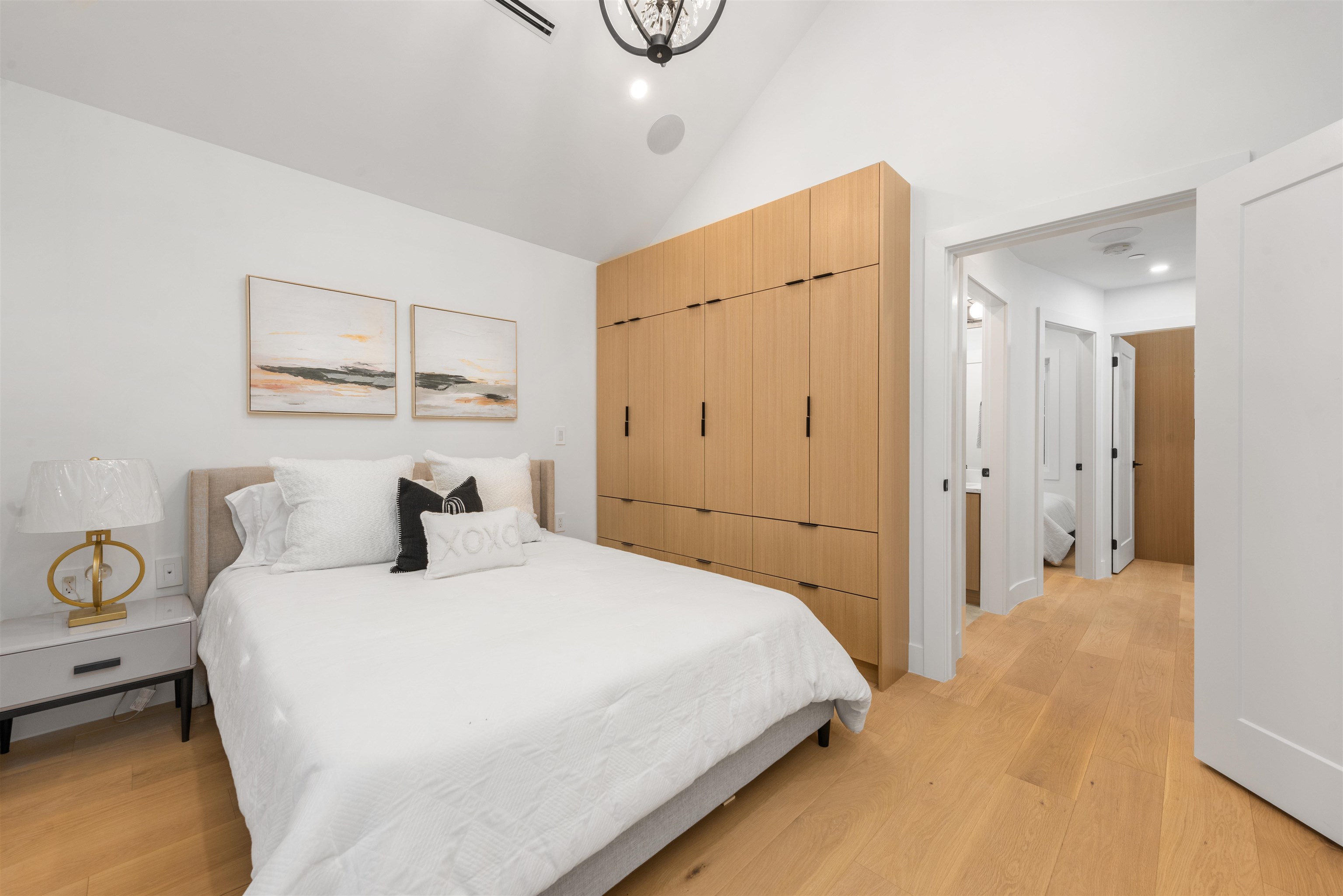 Listing image of 2052 FERNDALE STREET