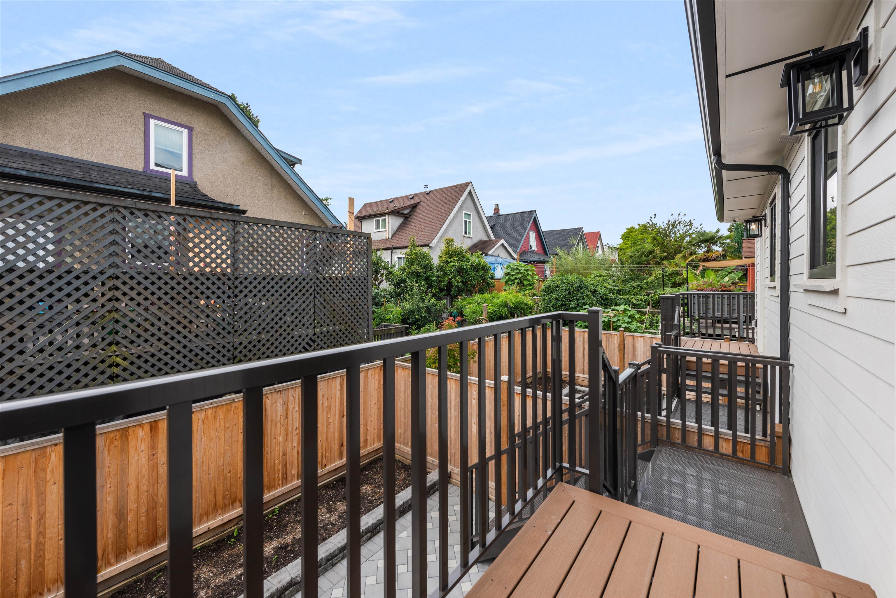 Listing image of 2052 FERNDALE STREET
