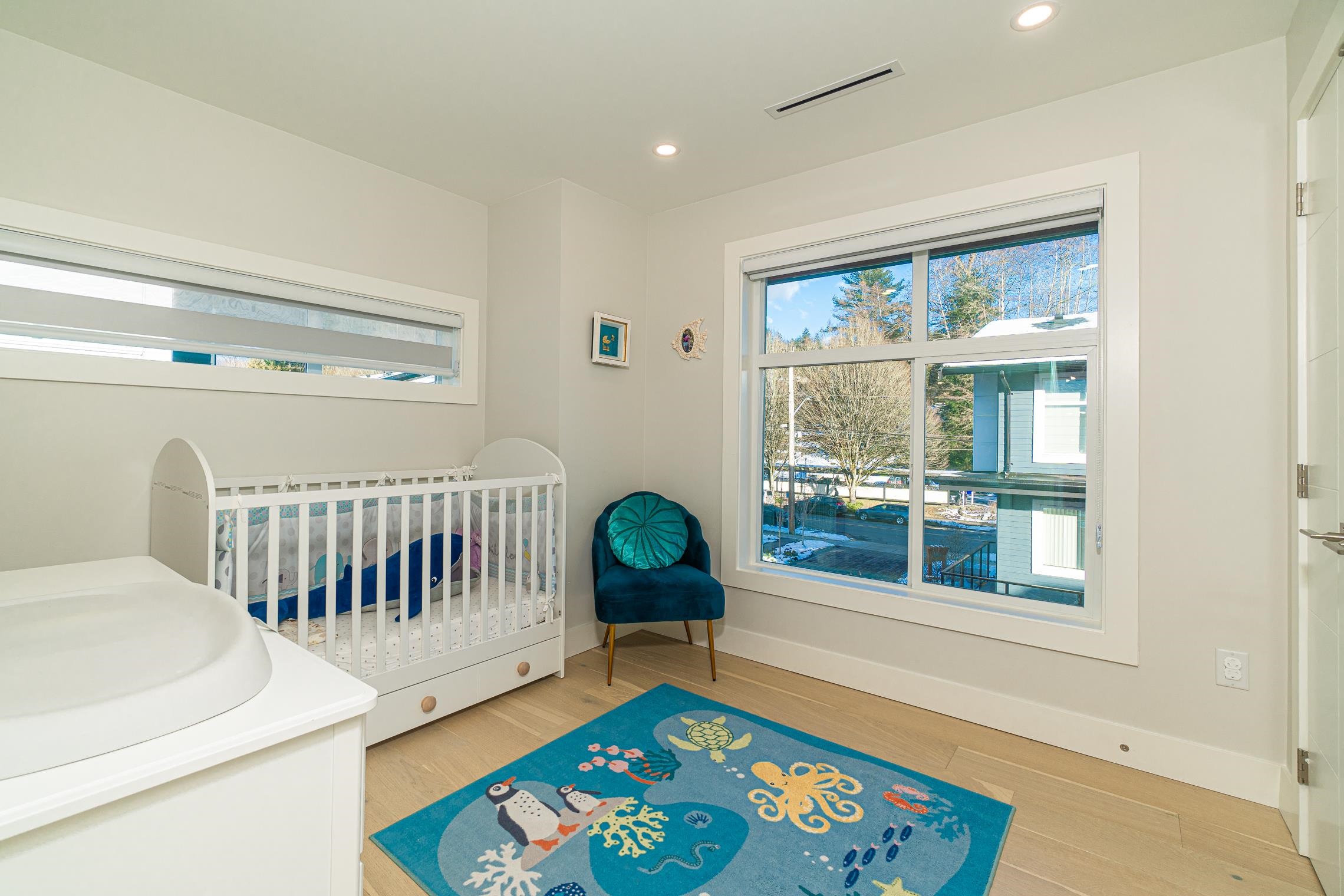 Listing image of 8 933 PREMIER STREET