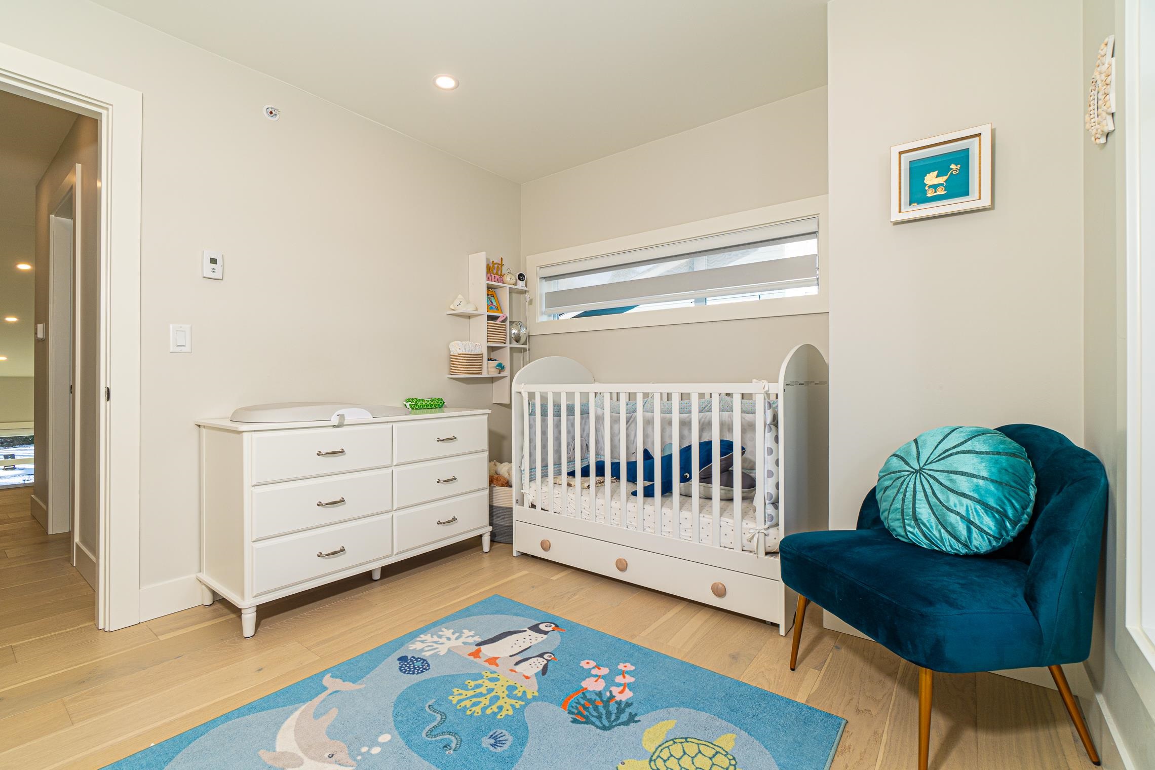 Listing image of 8 933 PREMIER STREET