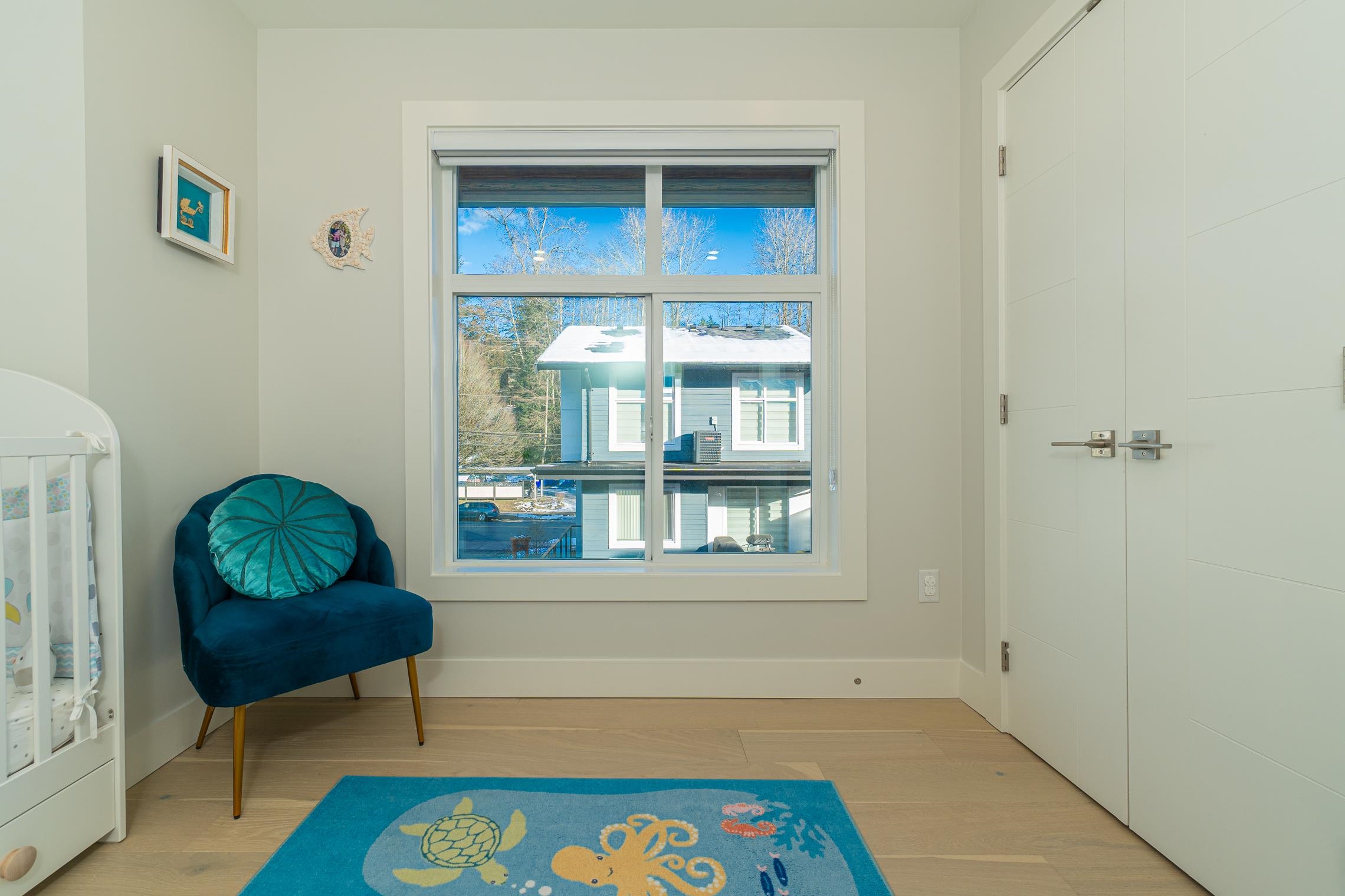 Listing image of 8 933 PREMIER STREET