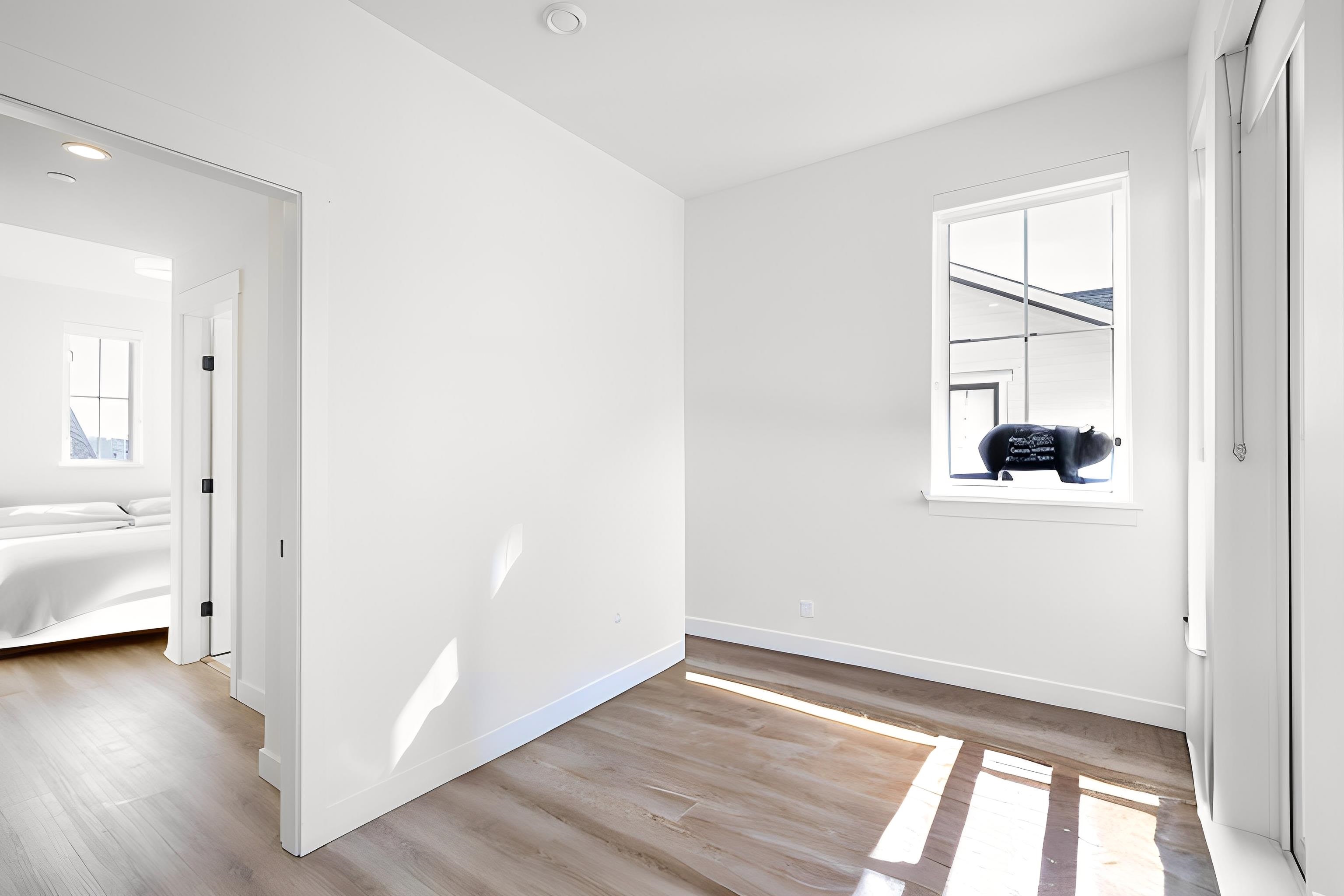 Listing image of 13 237 RIDGEWAY AVENUE