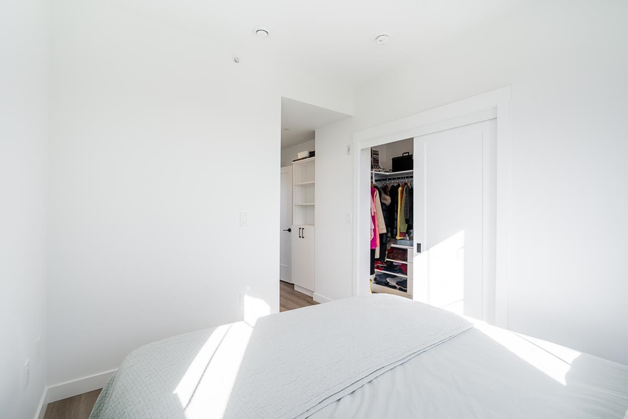 Listing image of 13 237 RIDGEWAY AVENUE