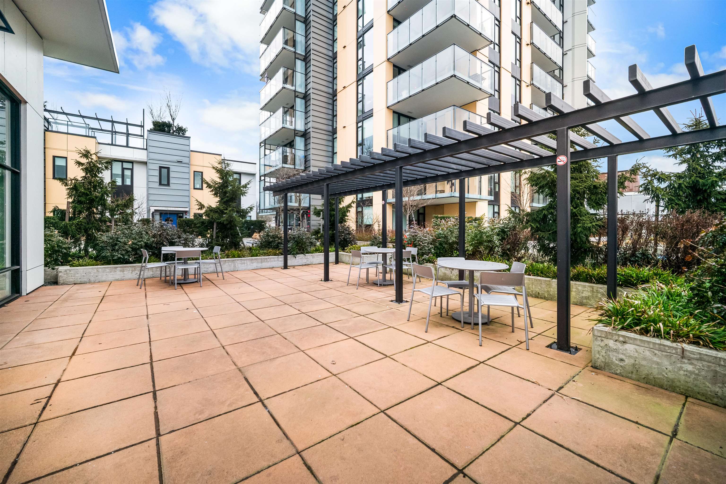 Listing image of 602 1401 HUNTER STREET