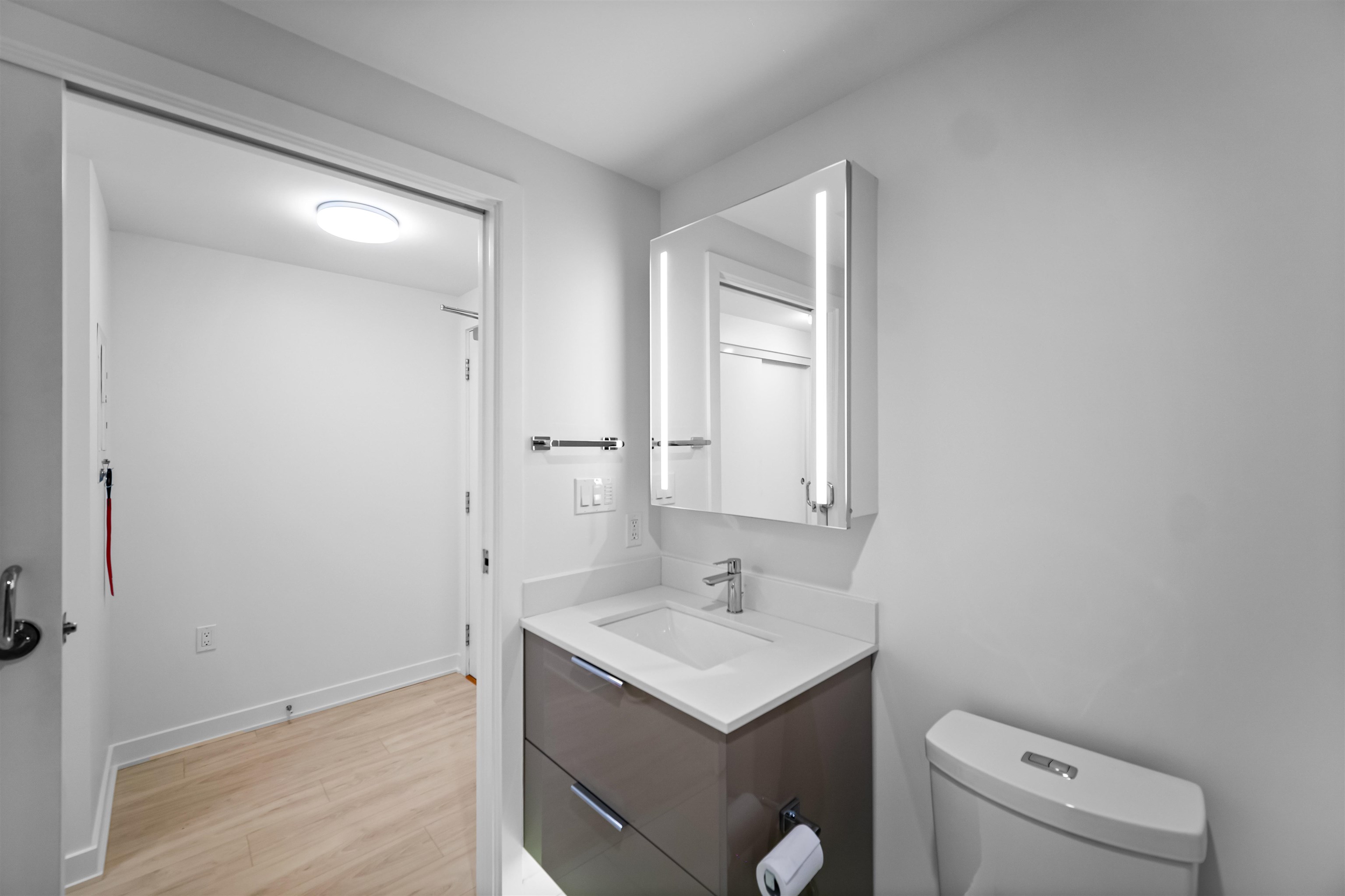Listing image of 602 1401 HUNTER STREET