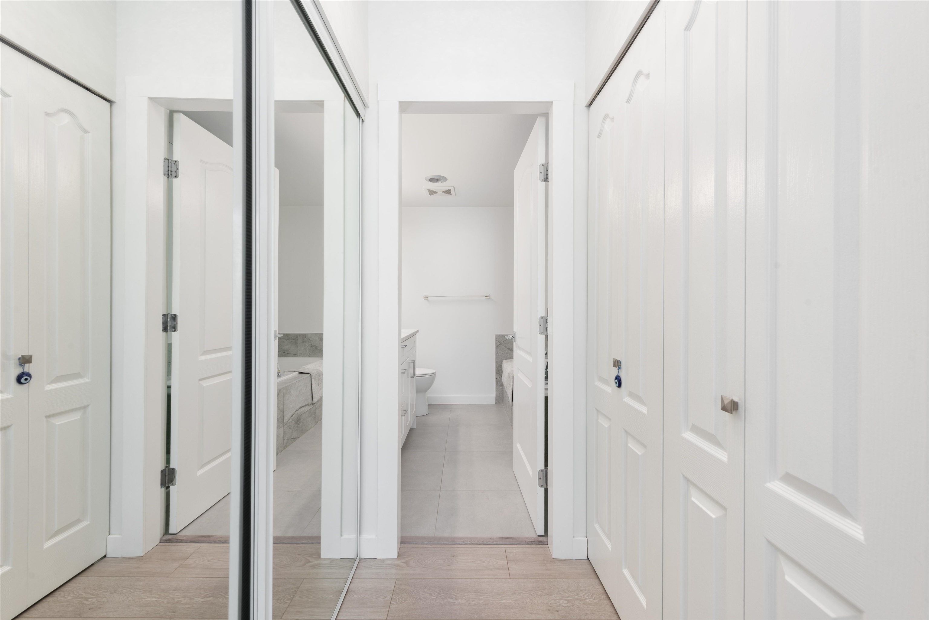 Listing image of 705 140 E 14TH STREET
