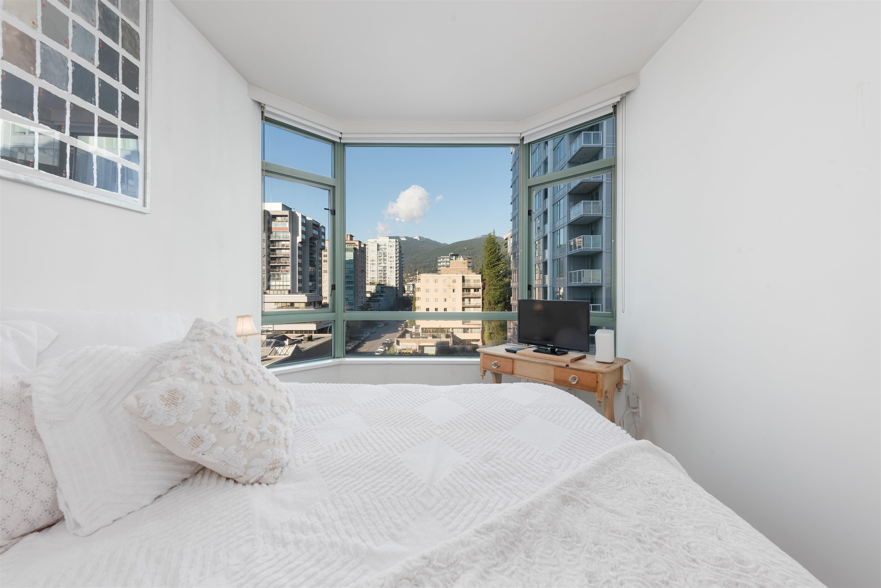 Listing image of 705 140 E 14TH STREET