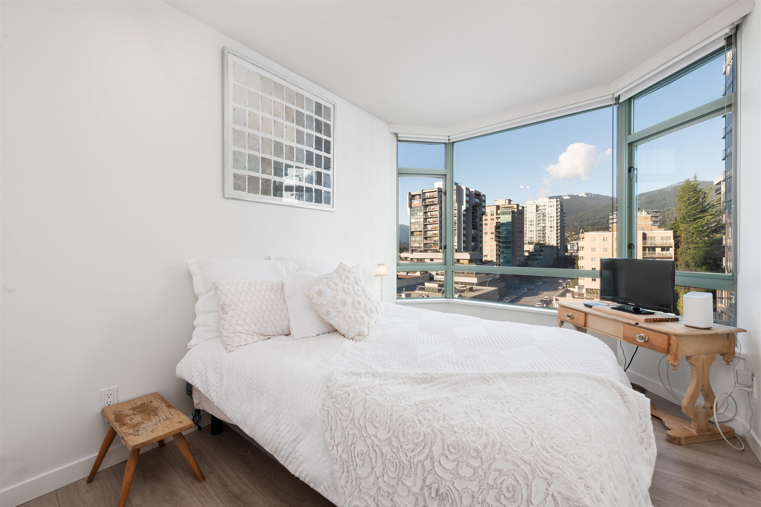 Listing image of 705 140 E 14TH STREET