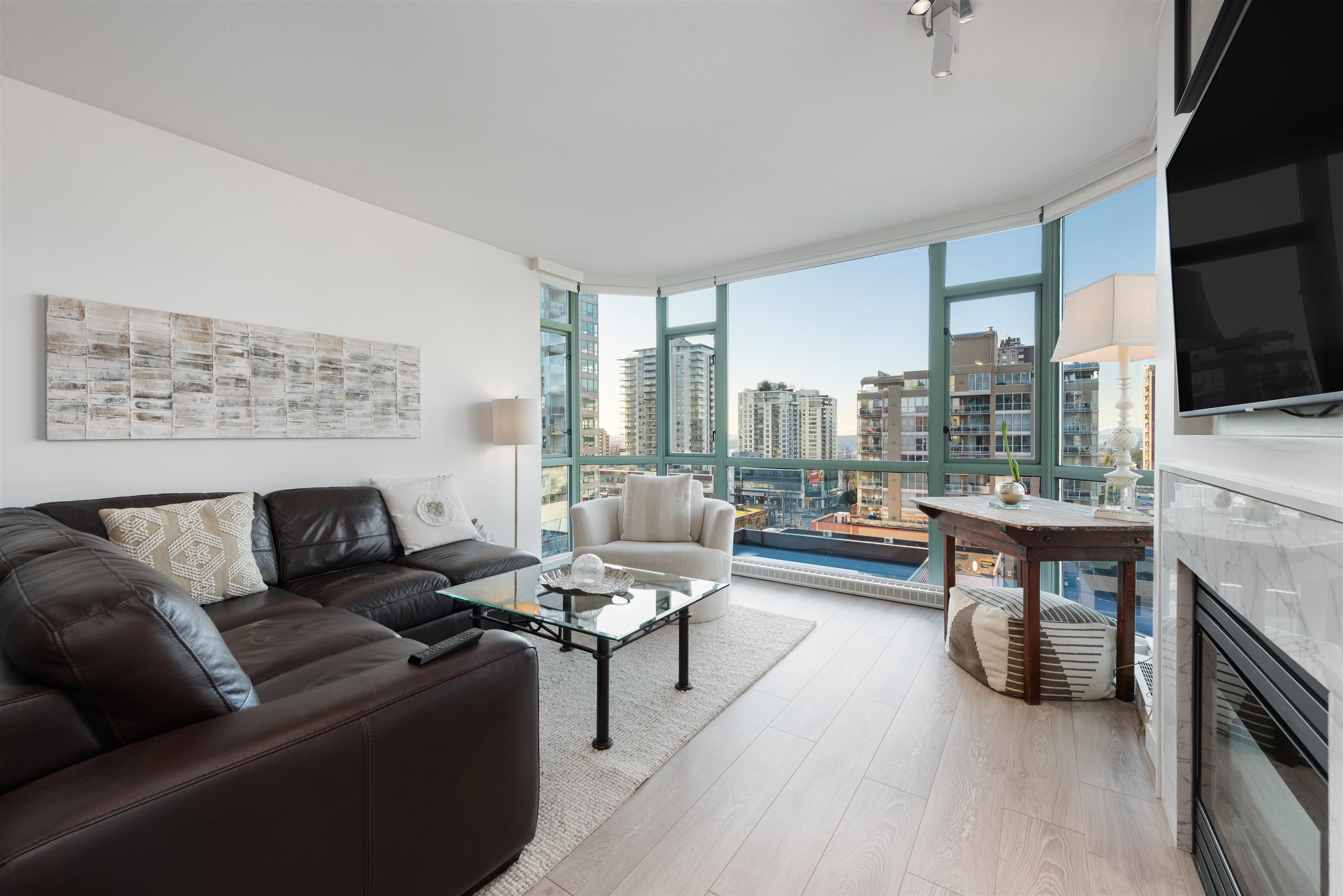 Listing image of 705 140 E 14TH STREET