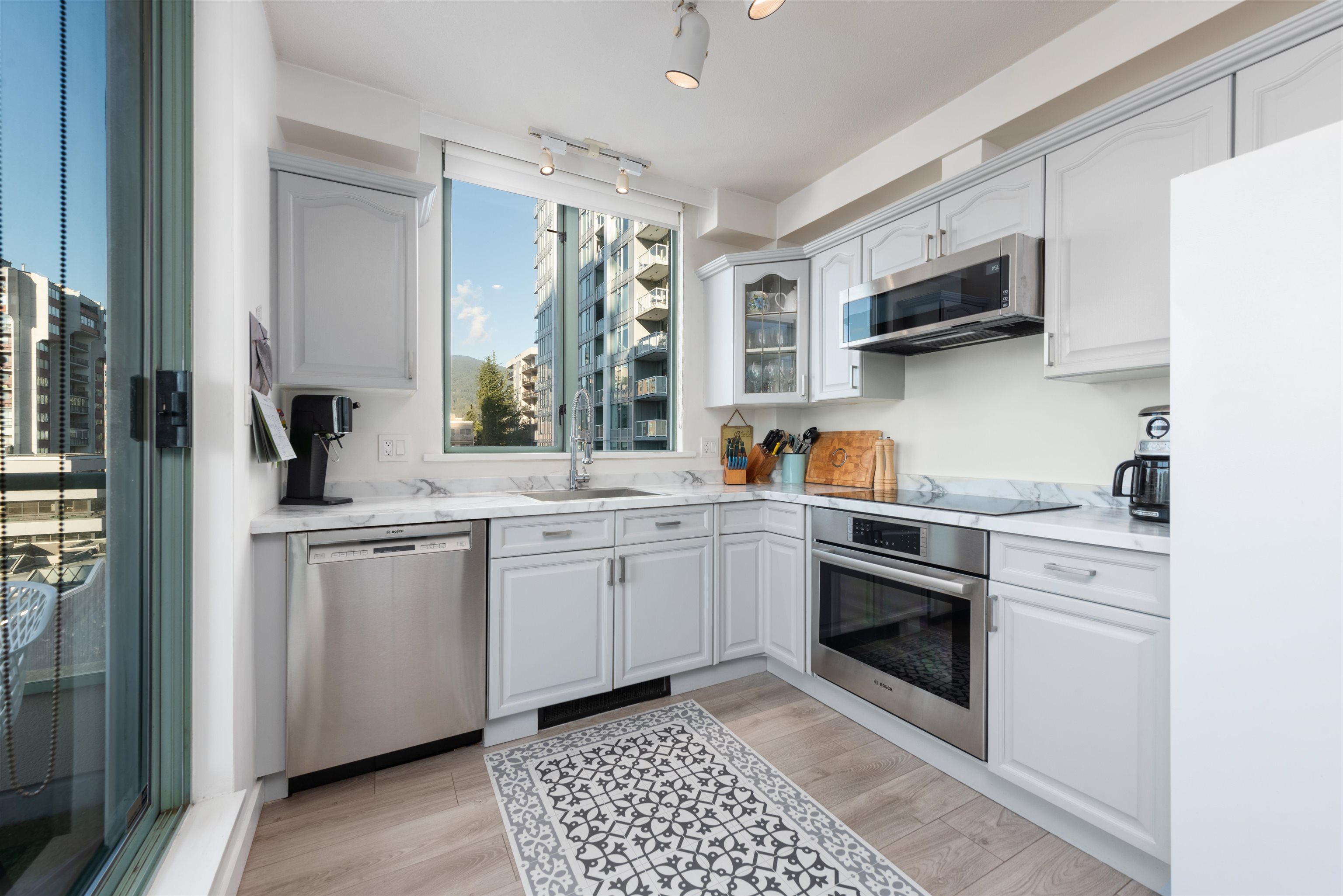 Listing image of 705 140 E 14TH STREET