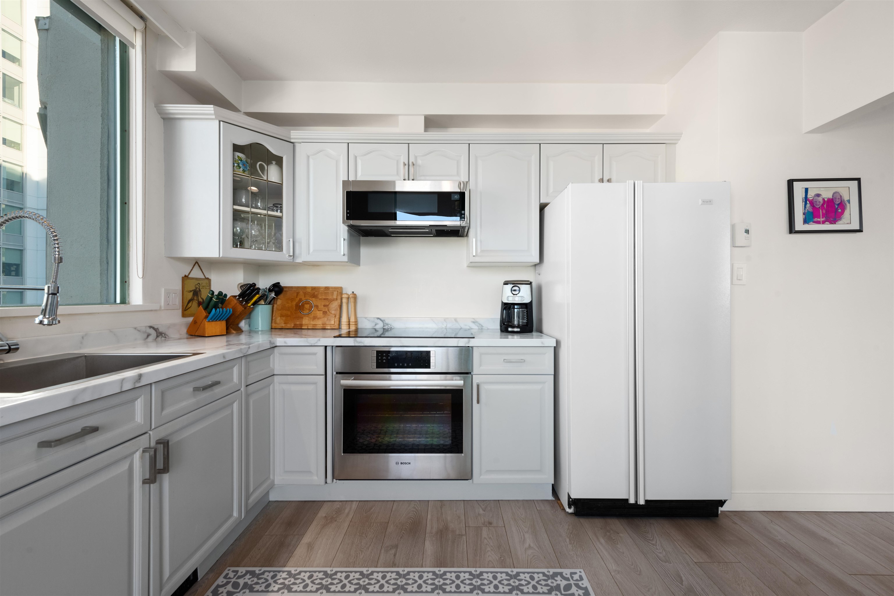 Listing image of 705 140 E 14TH STREET
