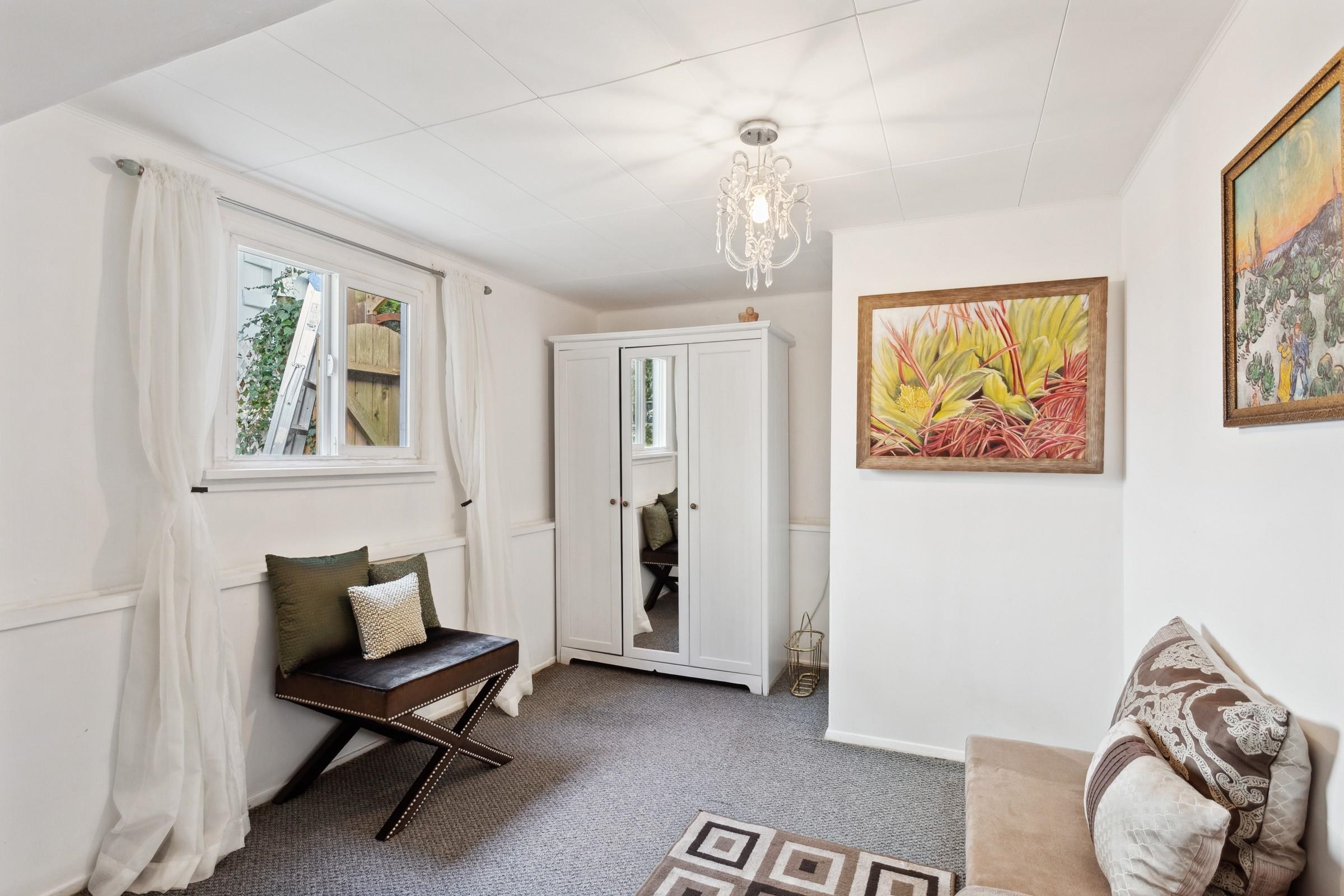 Listing image of 4559 UNDERWOOD AVENUE