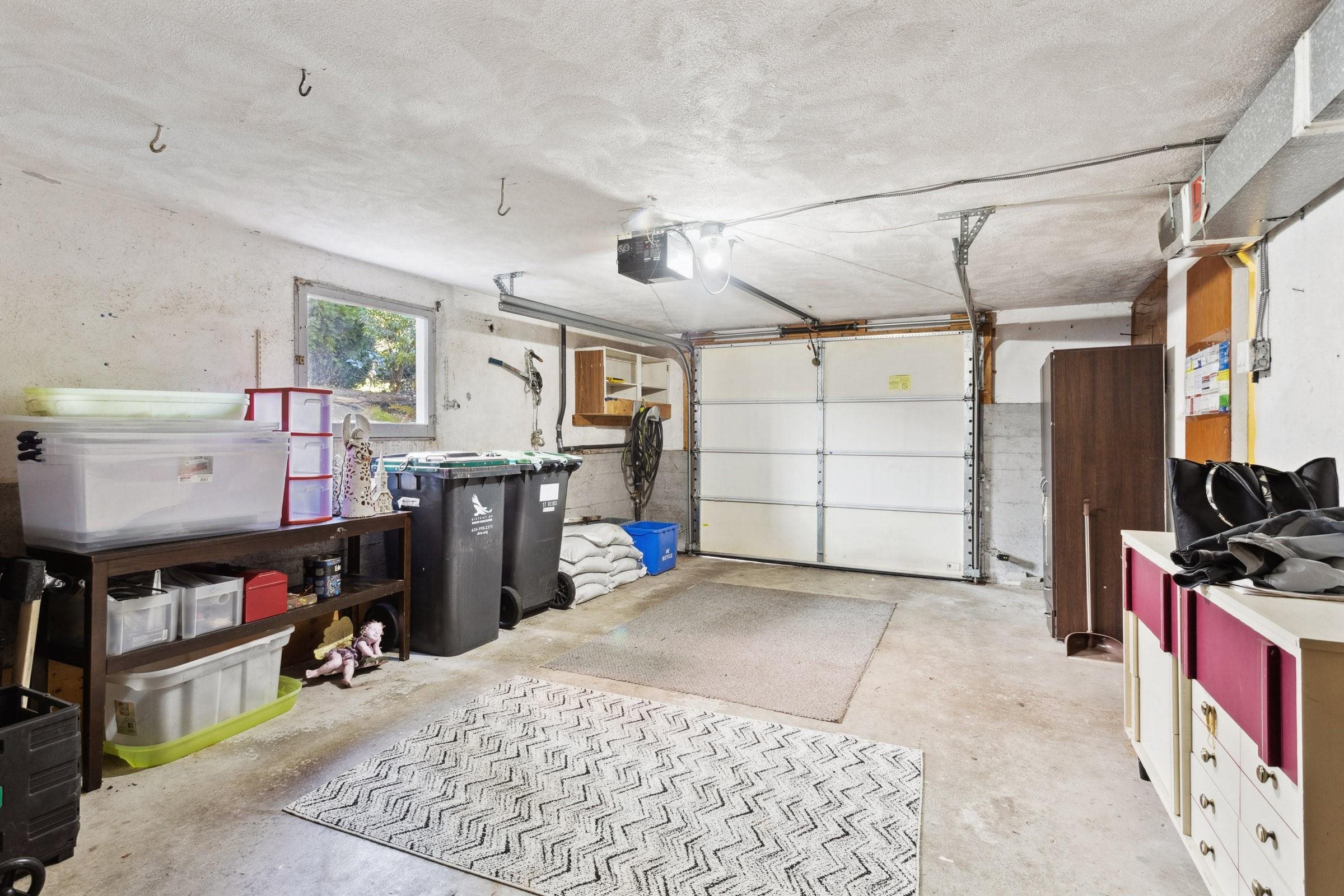 Listing image of 4559 UNDERWOOD AVENUE