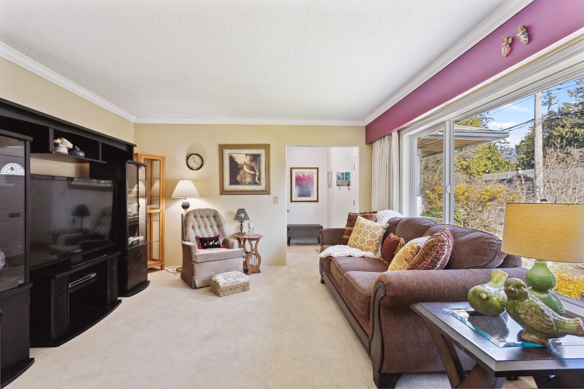 Listing image of 4559 UNDERWOOD AVENUE
