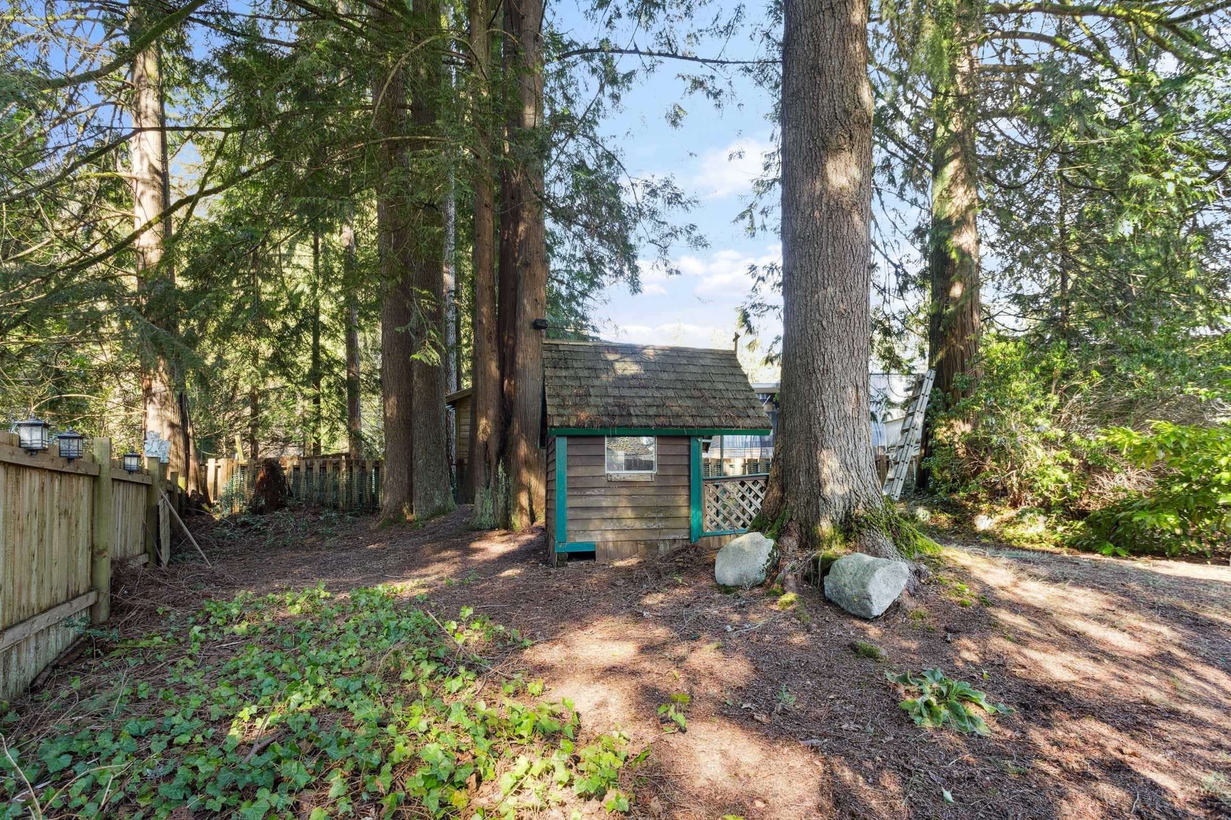 Listing image of 4559 UNDERWOOD AVENUE