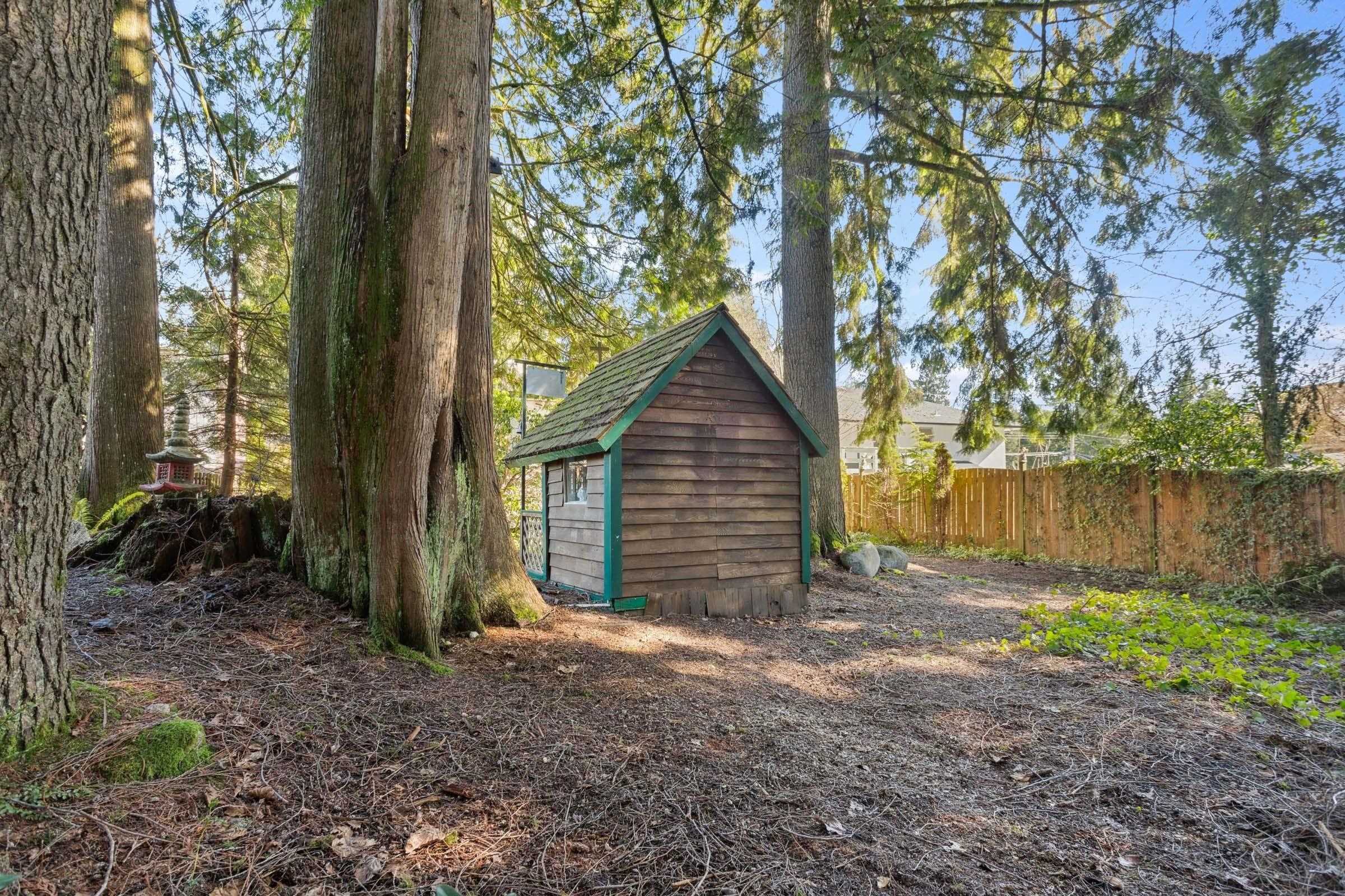 Listing image of 4559 UNDERWOOD AVENUE