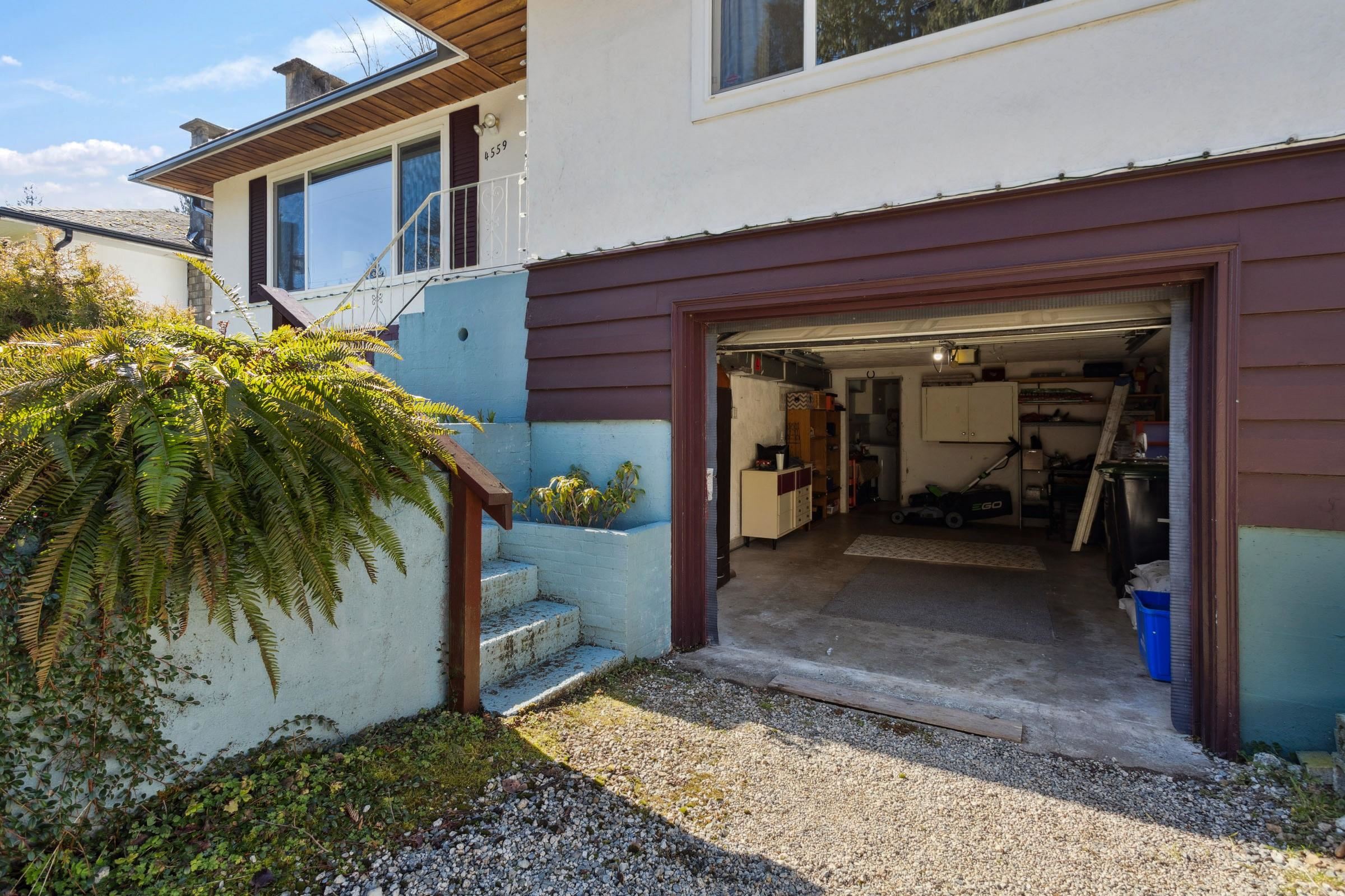 Listing image of 4559 UNDERWOOD AVENUE