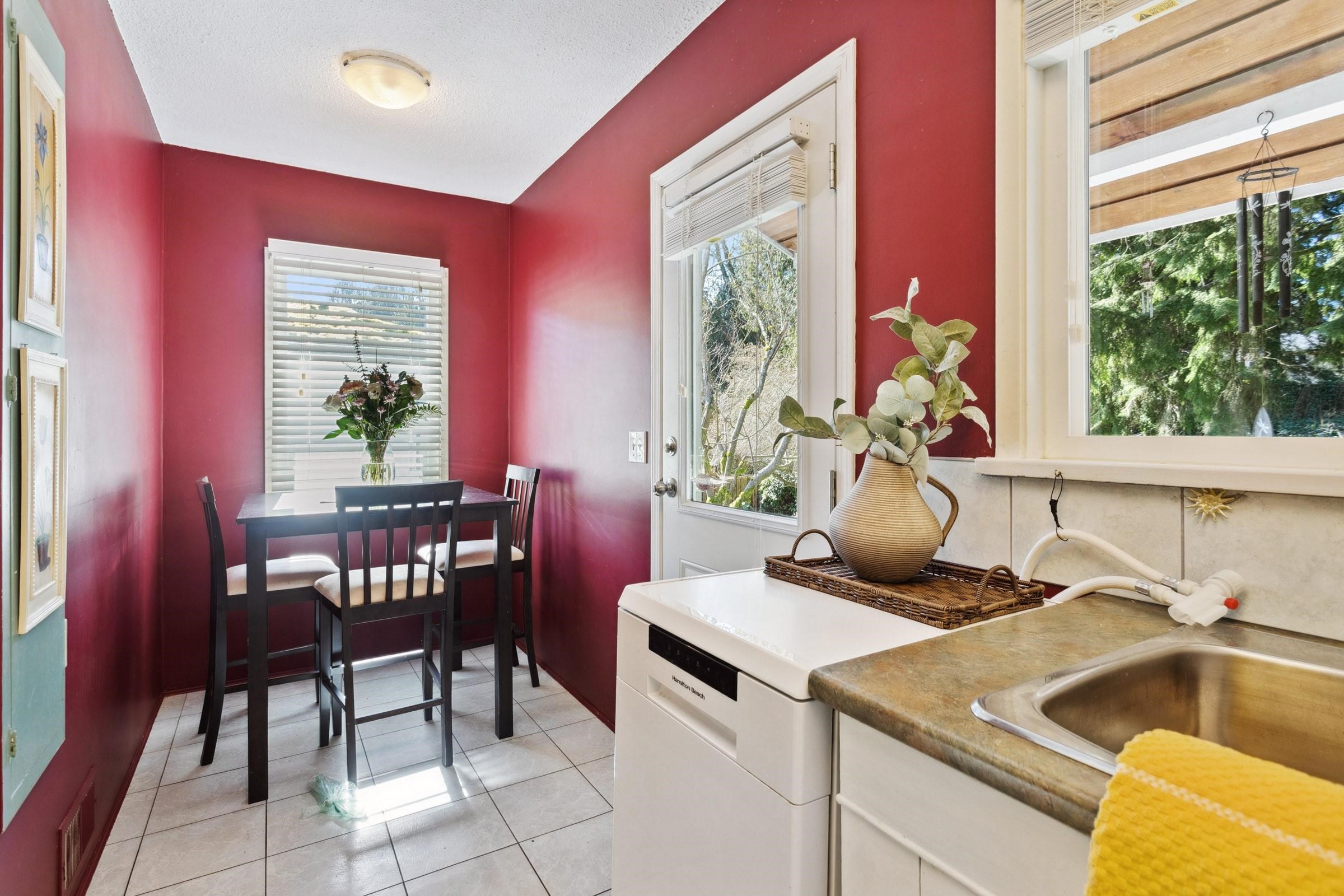 Listing image of 4559 UNDERWOOD AVENUE