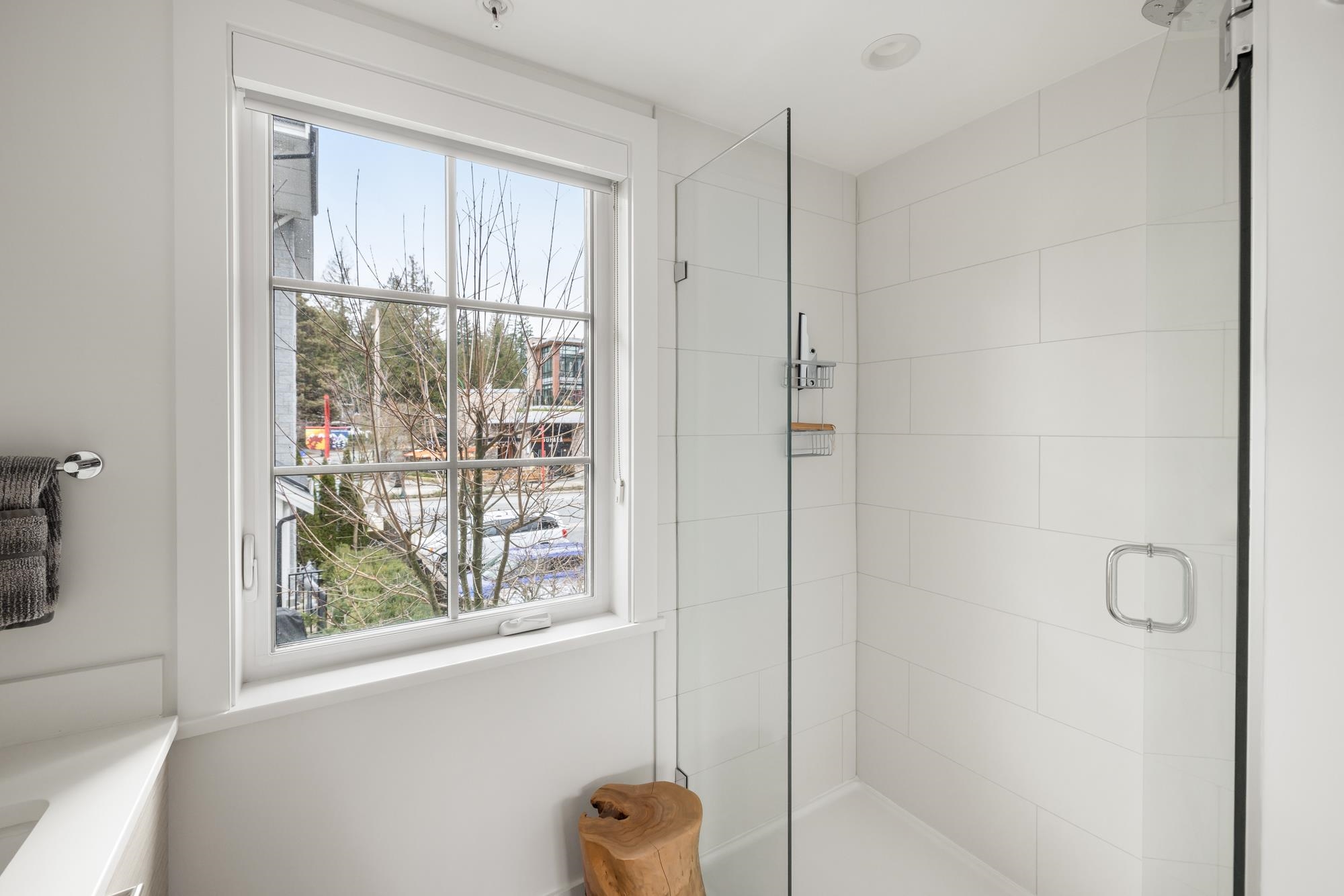 Listing image of 15 1133 RIDGEWOOD DRIVE