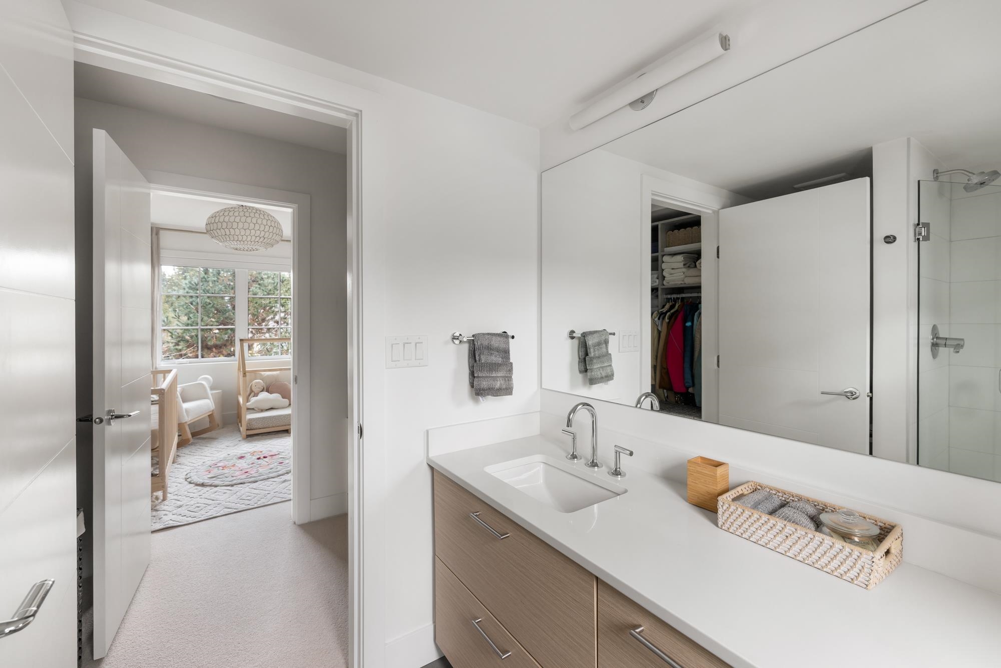 Listing image of 15 1133 RIDGEWOOD DRIVE