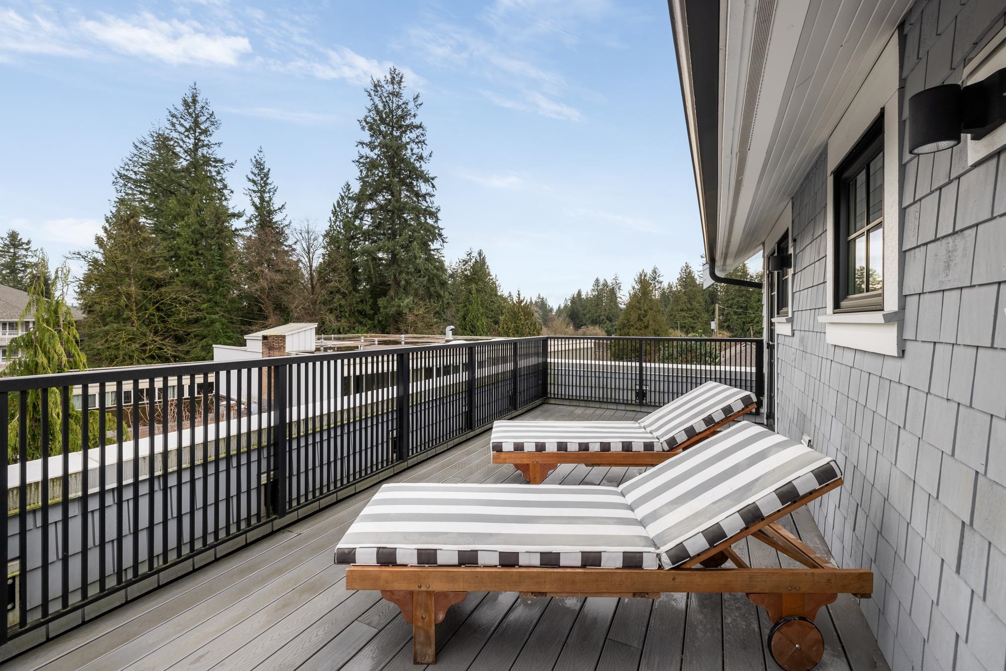 Listing image of 15 1133 RIDGEWOOD DRIVE