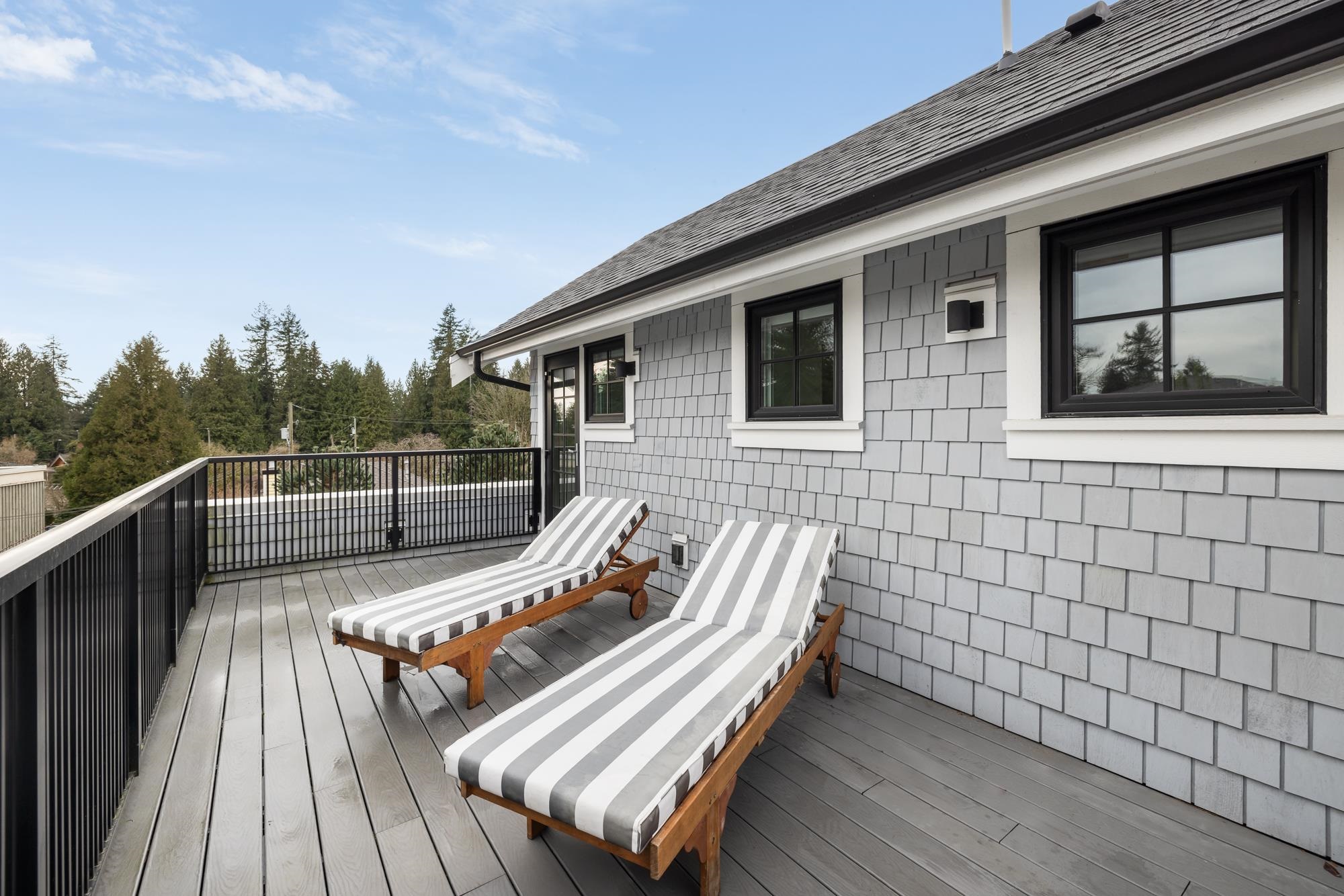 Listing image of 15 1133 RIDGEWOOD DRIVE