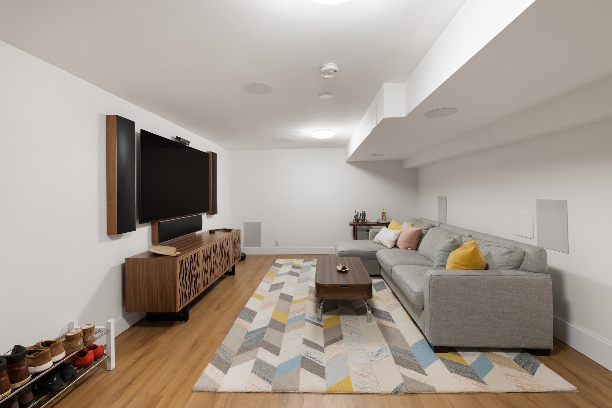 Listing image of 15 1133 RIDGEWOOD DRIVE