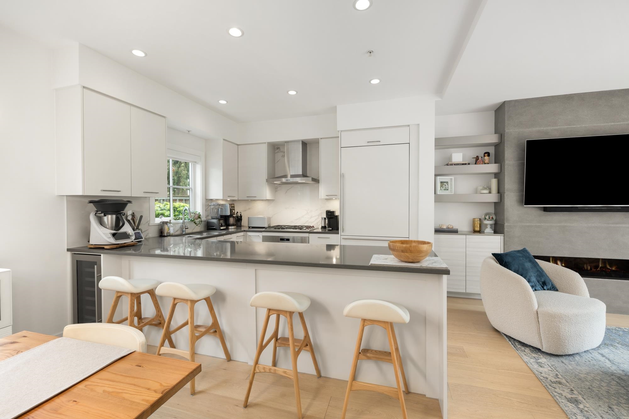 Listing image of 15 1133 RIDGEWOOD DRIVE