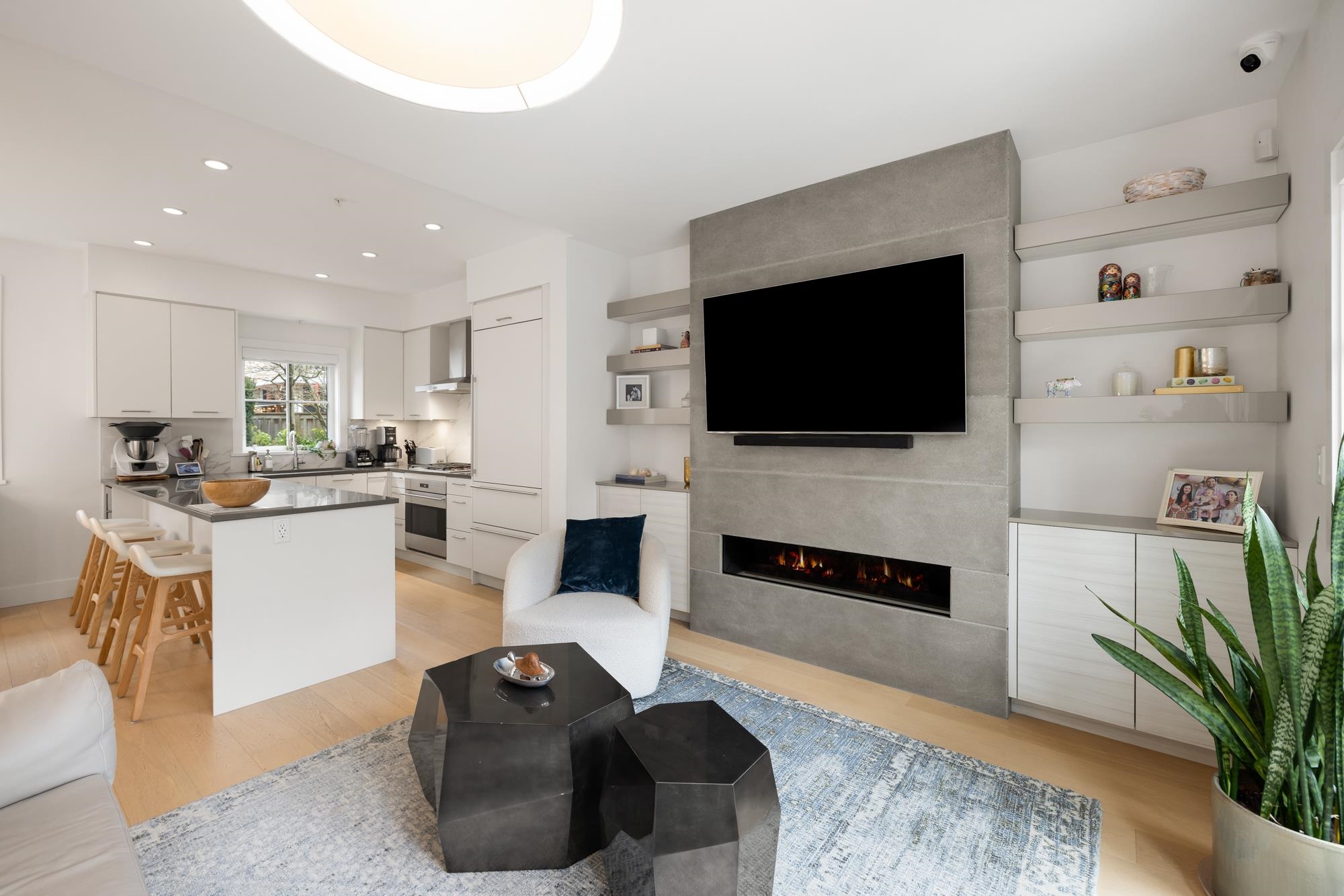 Listing image of 15 1133 RIDGEWOOD DRIVE