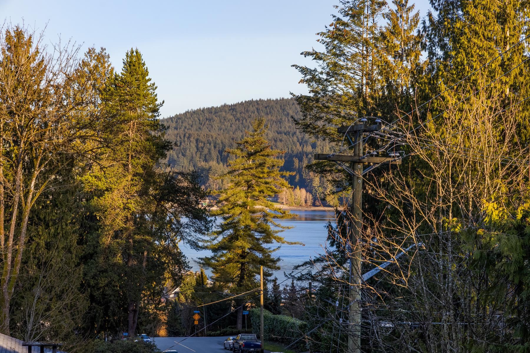 Listing image of 1008 CALEDONIA AVENUE