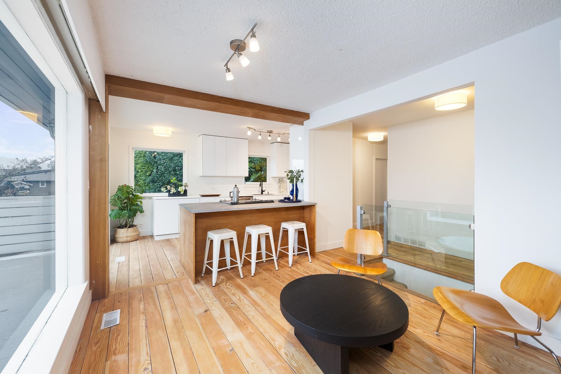 Listing image of 1008 CALEDONIA AVENUE