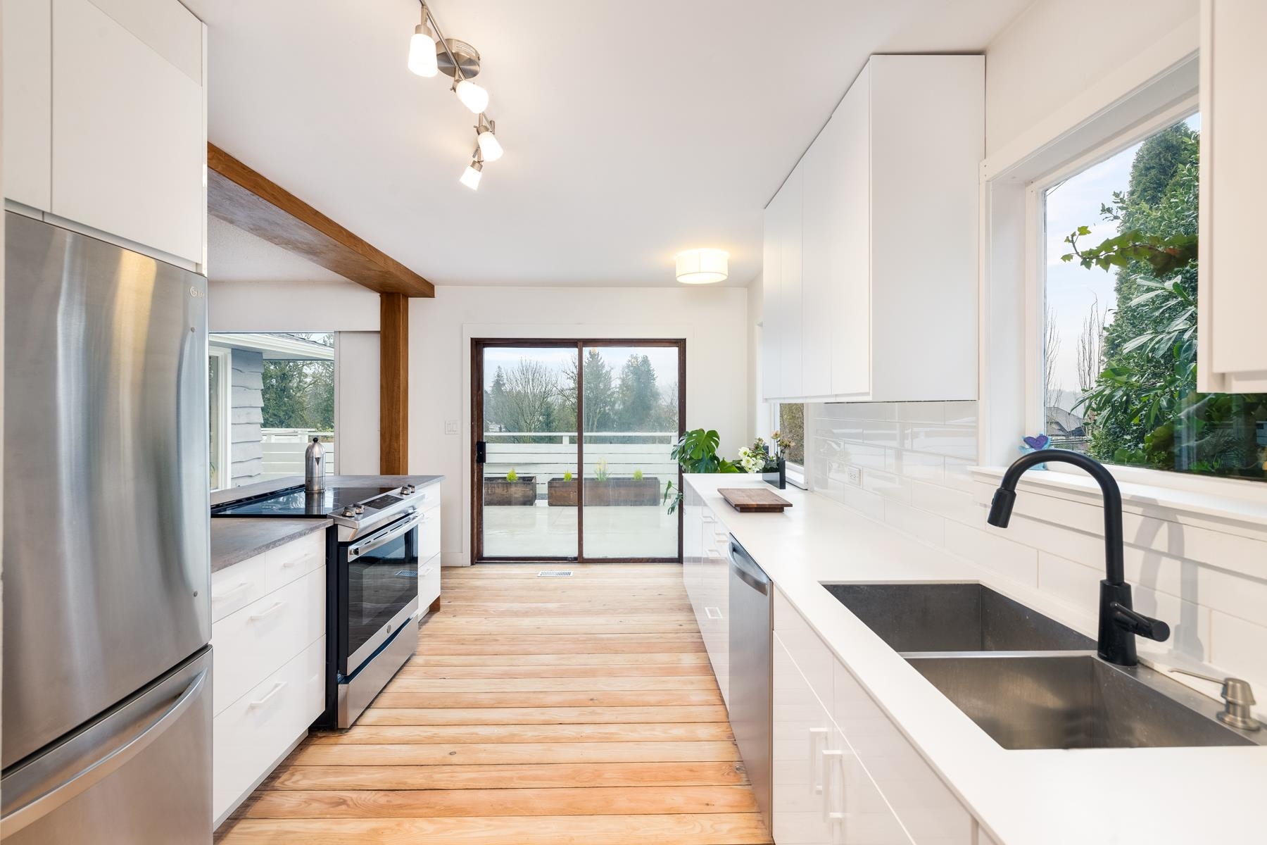 Listing image of 1008 CALEDONIA AVENUE