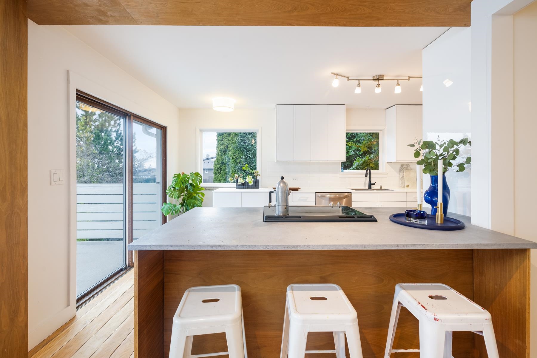 Listing image of 1008 CALEDONIA AVENUE