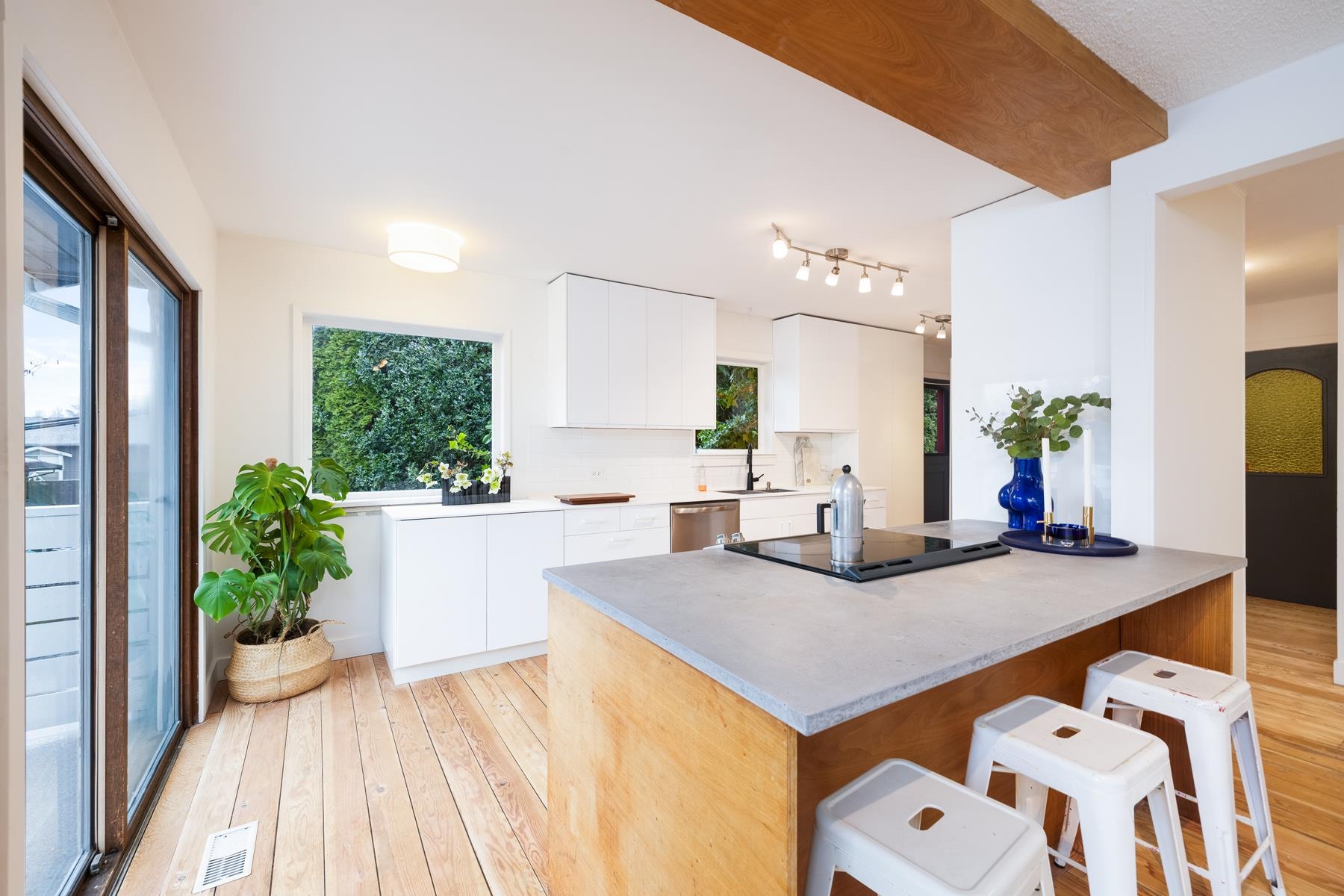 Listing image of 1008 CALEDONIA AVENUE