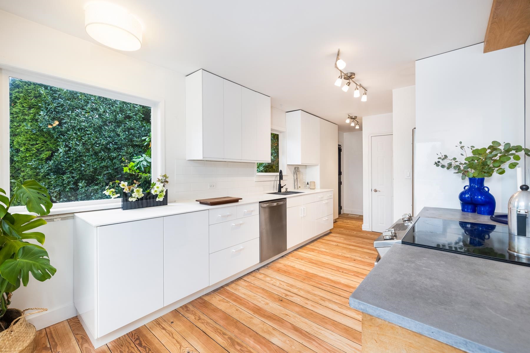 Listing image of 1008 CALEDONIA AVENUE