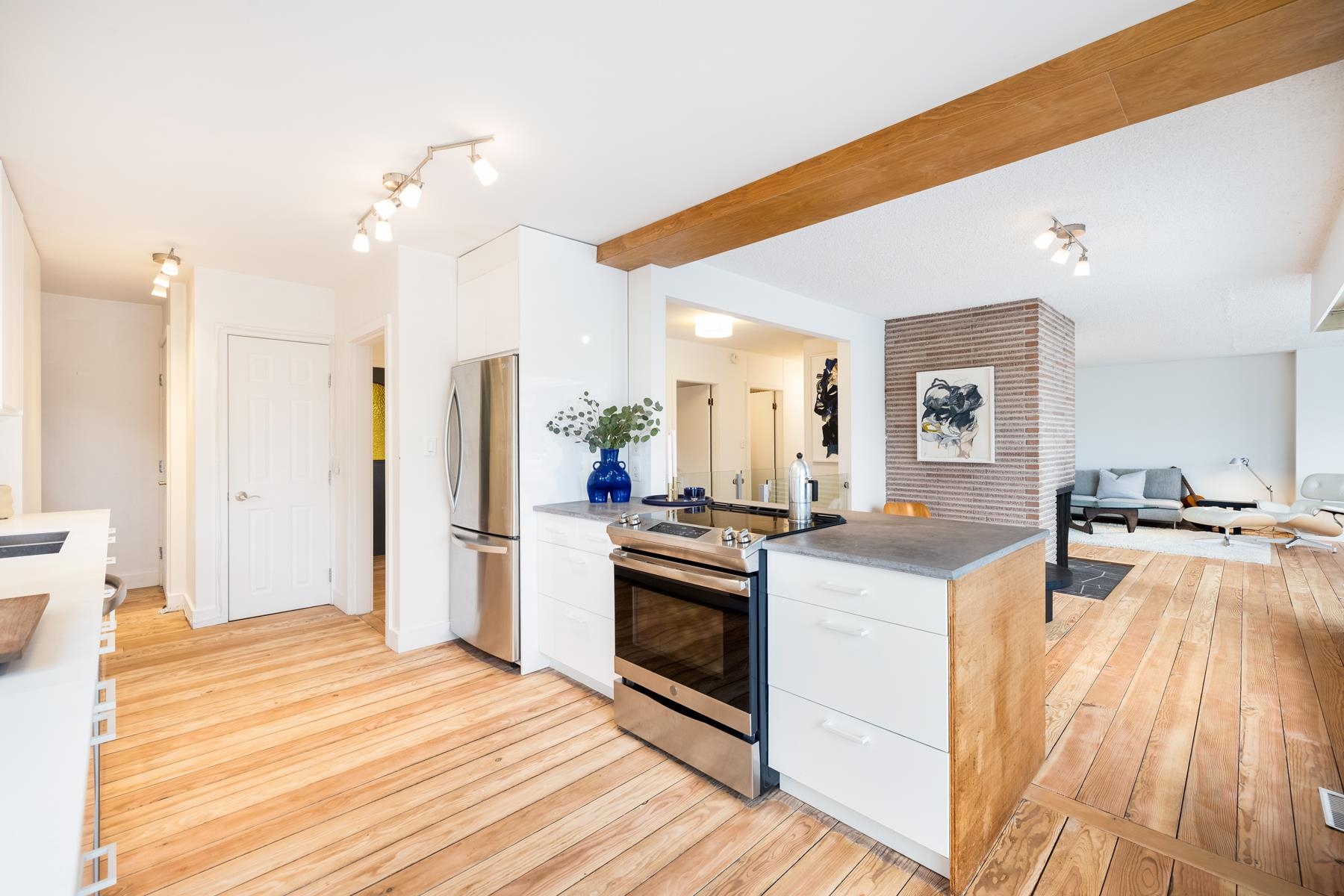 Listing image of 1008 CALEDONIA AVENUE