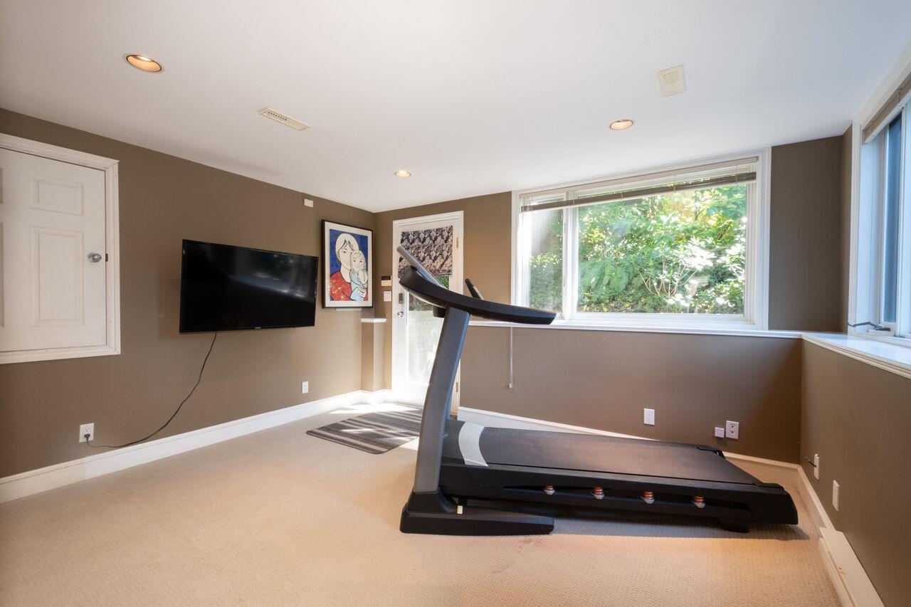 Listing image of 1461 27TH STREET