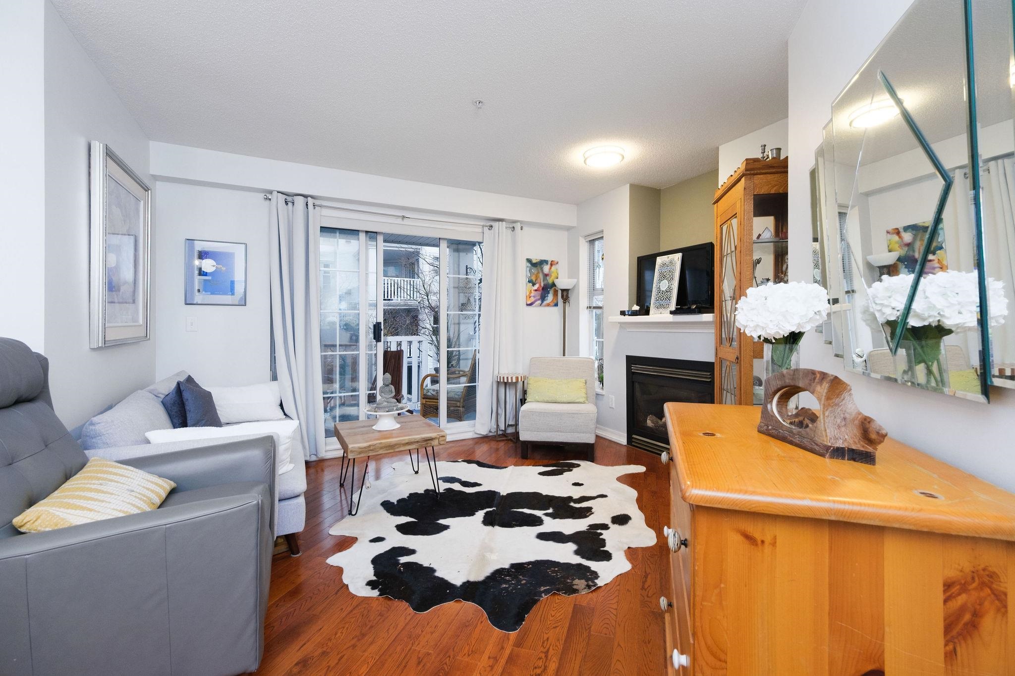 Listing image of 215 147 E 1ST STREET STREET