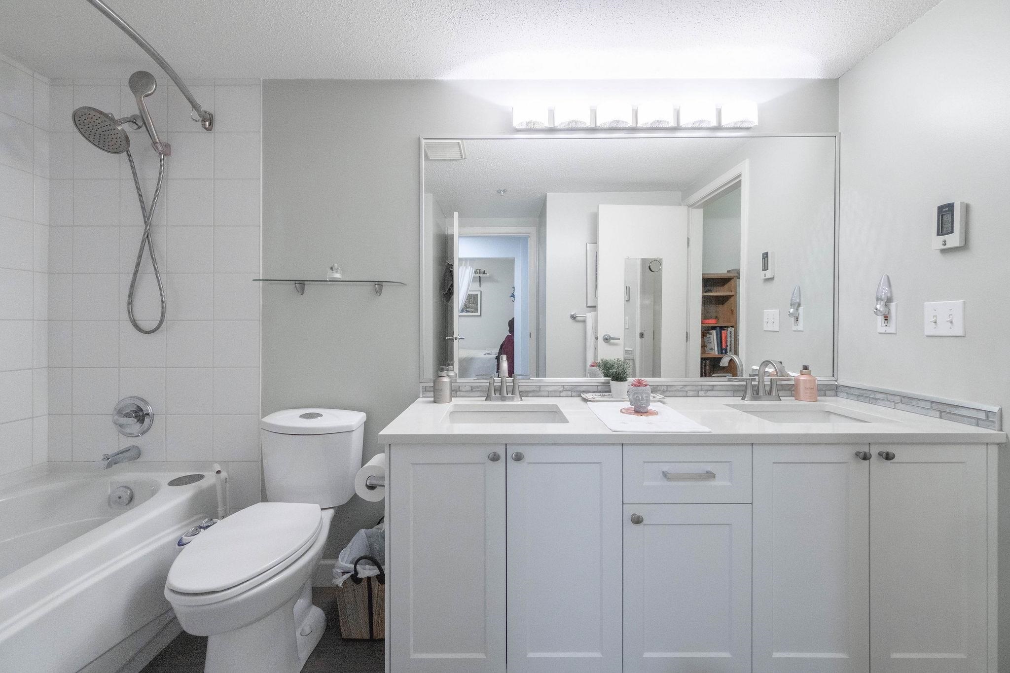 Listing image of 215 147 E 1ST STREET STREET