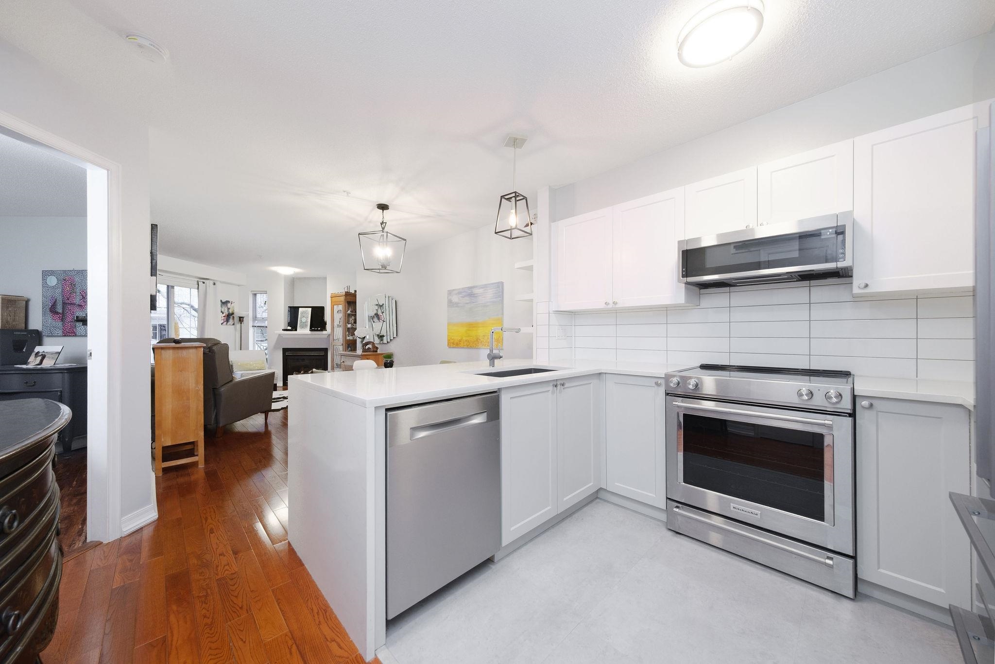 Listing image of 215 147 E 1ST STREET STREET
