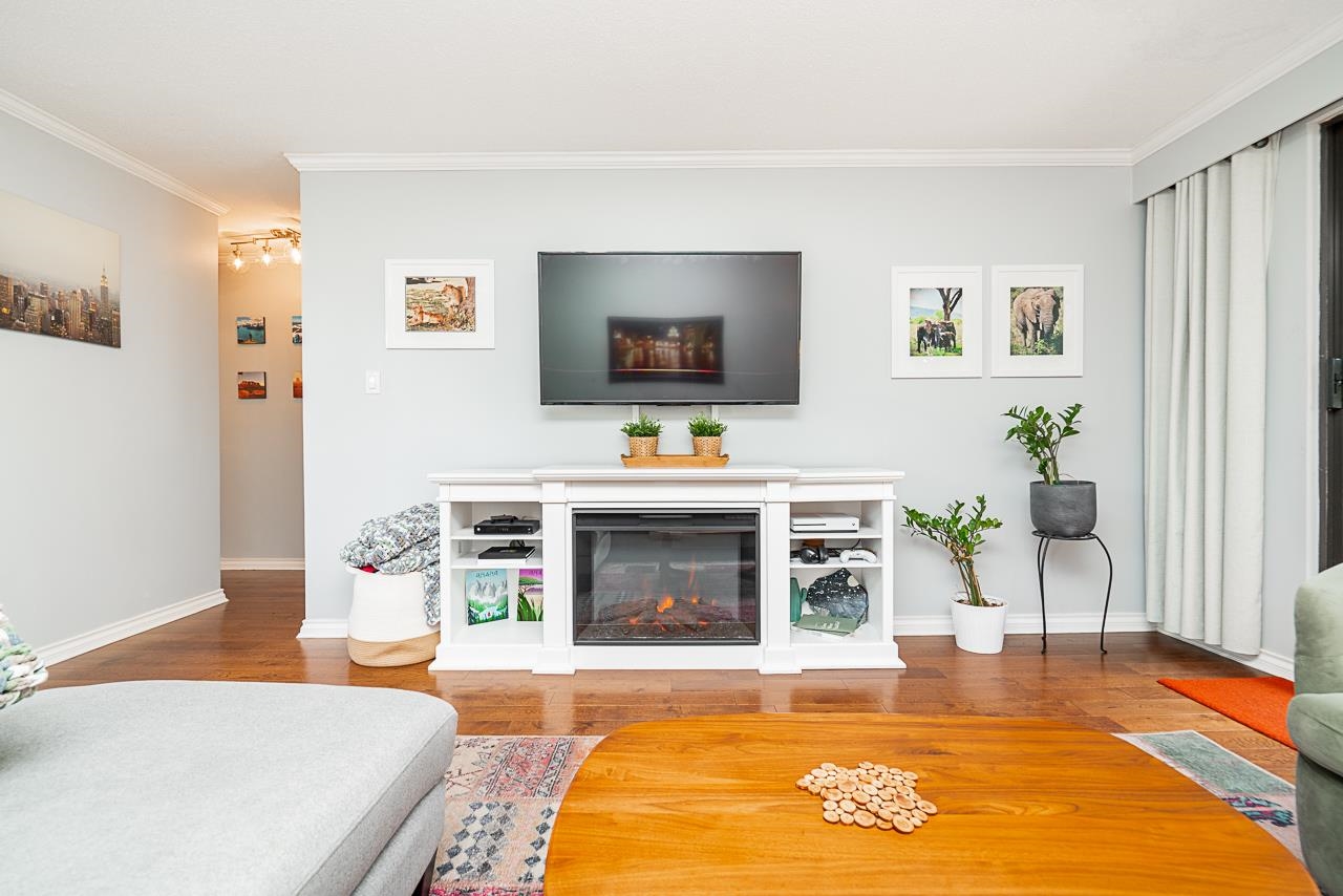 Listing image of 108 307 W 2ND STREET