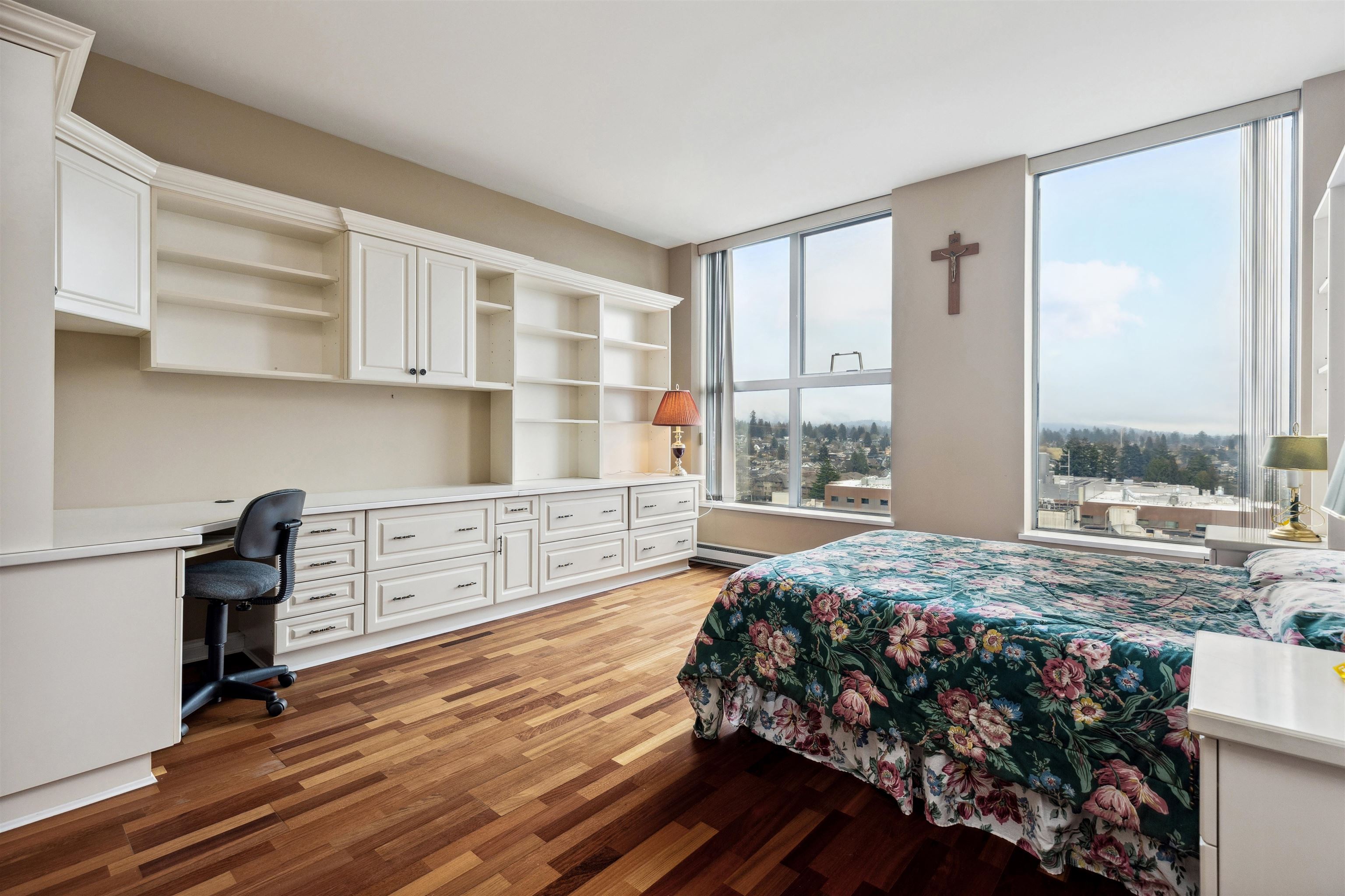 Listing image of 1603 160 E 13TH STREET