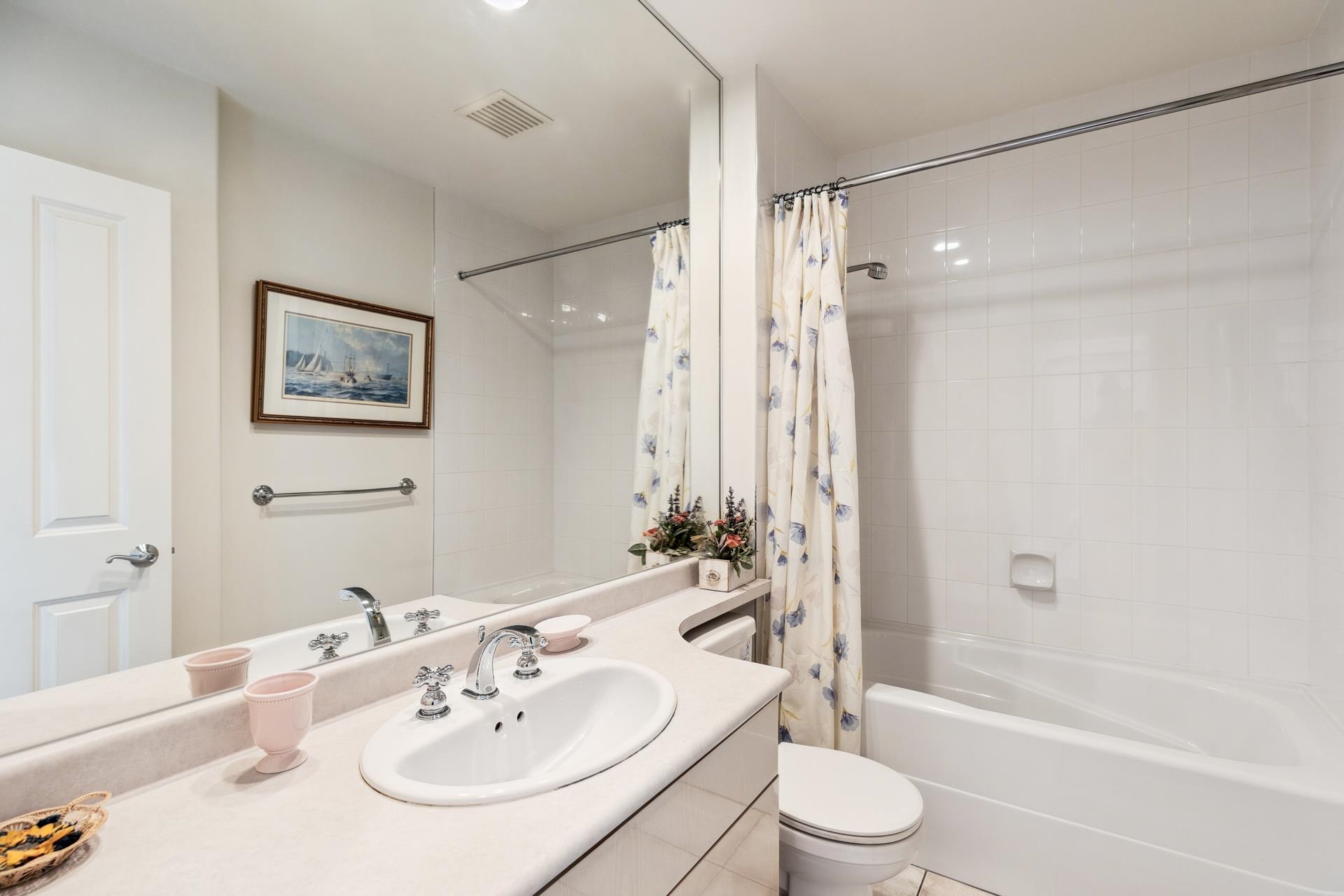 Listing image of 1603 160 E 13TH STREET