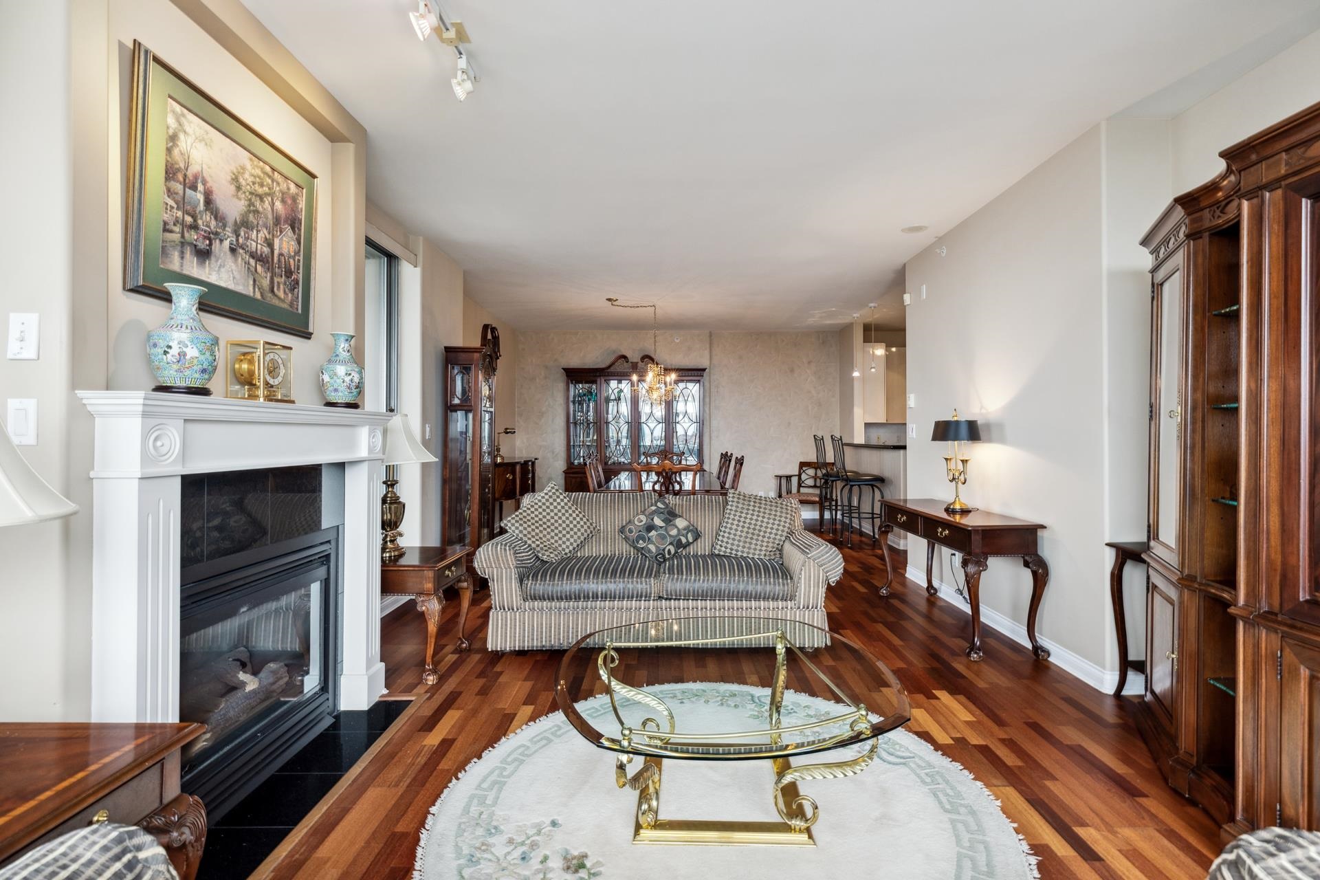 Listing image of 1603 160 E 13TH STREET